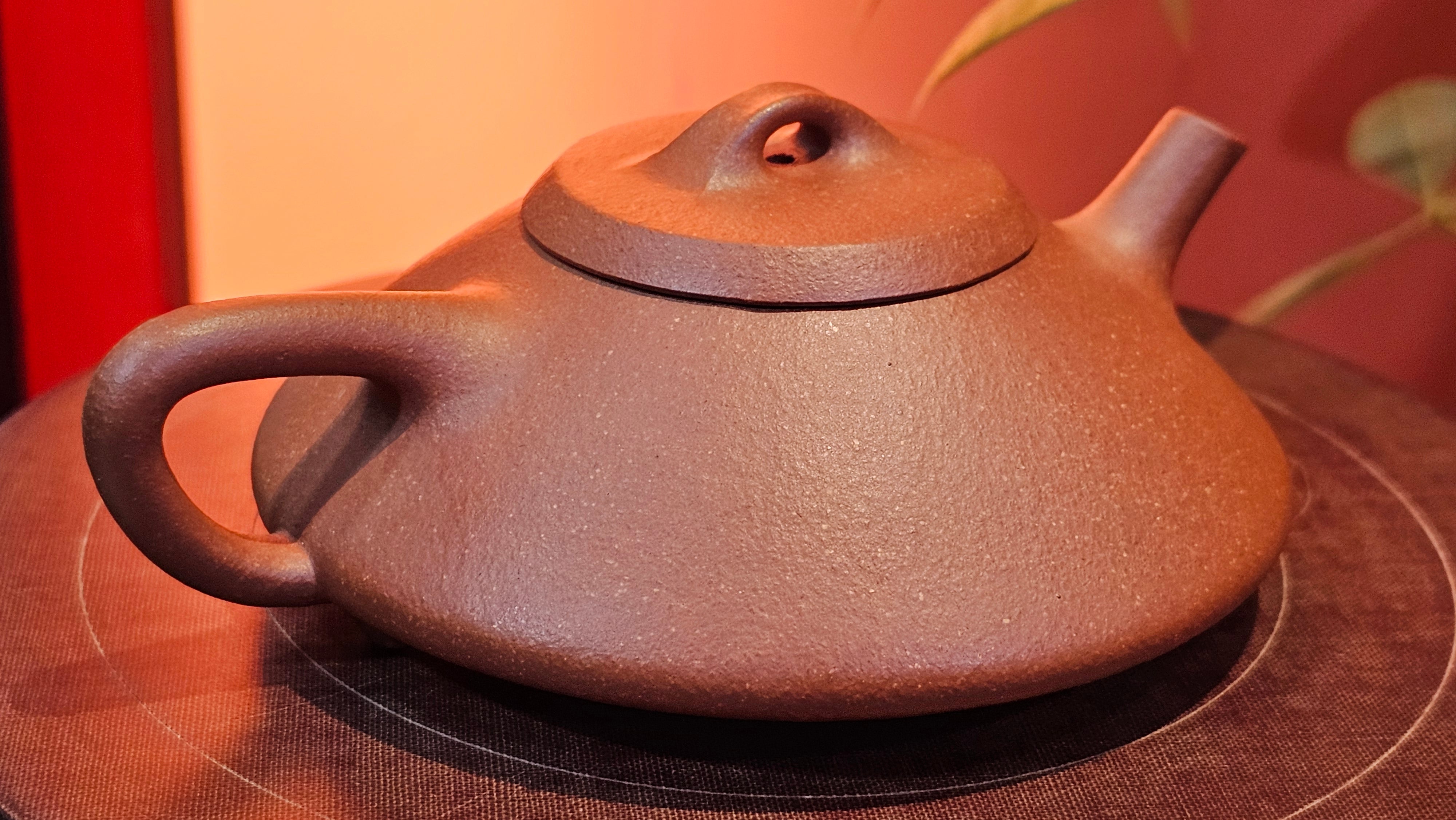 He Piao 合瓢, 155.9ml, Hong Jiang Po Ni 红降坡泥, by our Collaborative Craftsman Chen Gui Zhi 陈桂枝。(Red JiangPoNi is rarer than Yellow JiangPoNi, XiaoMeiYao ZhuNi & ZhaoZhuang ZhuNi) ~ Congratulations to Ms L., 0733hrs 30th May 2025, Katy, TX.