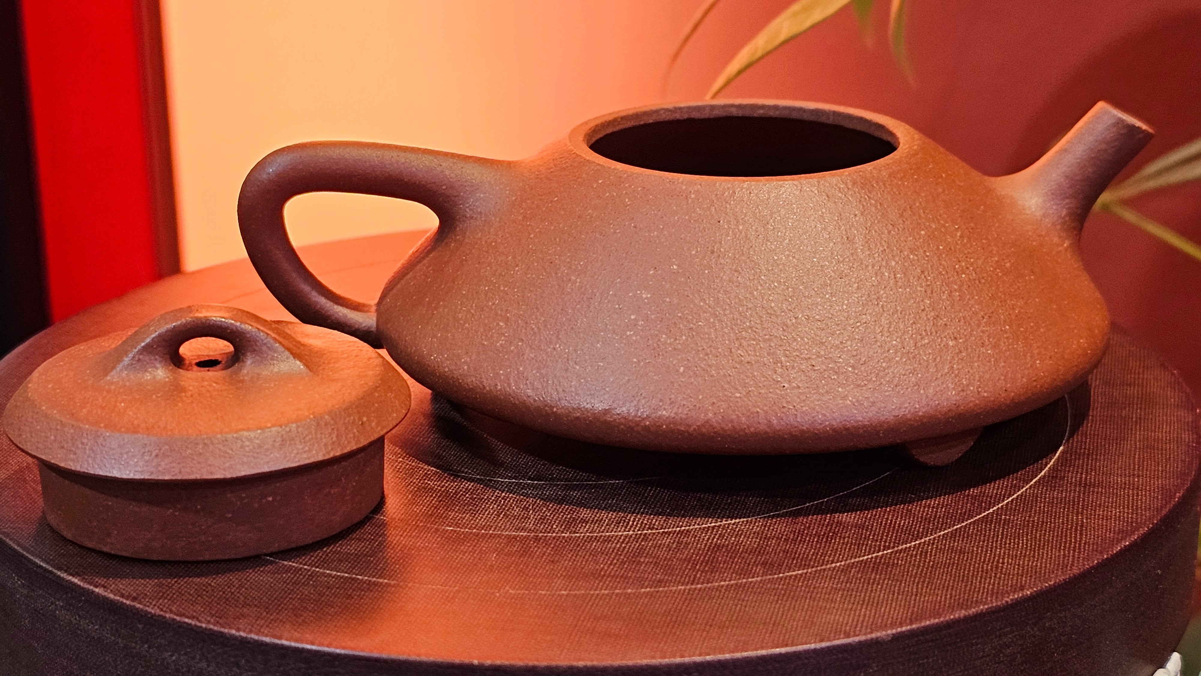 He Piao 合瓢, 155.9ml, Hong Jiang Po Ni 红降坡泥, by our Collaborative Craftsman Chen Gui Zhi 陈桂枝。(Red JiangPoNi is rarer than Yellow JiangPoNi, XiaoMeiYao ZhuNi & ZhaoZhuang ZhuNi) ~ Congratulations to Ms L., 0733hrs 30th May 2025, Katy, TX.