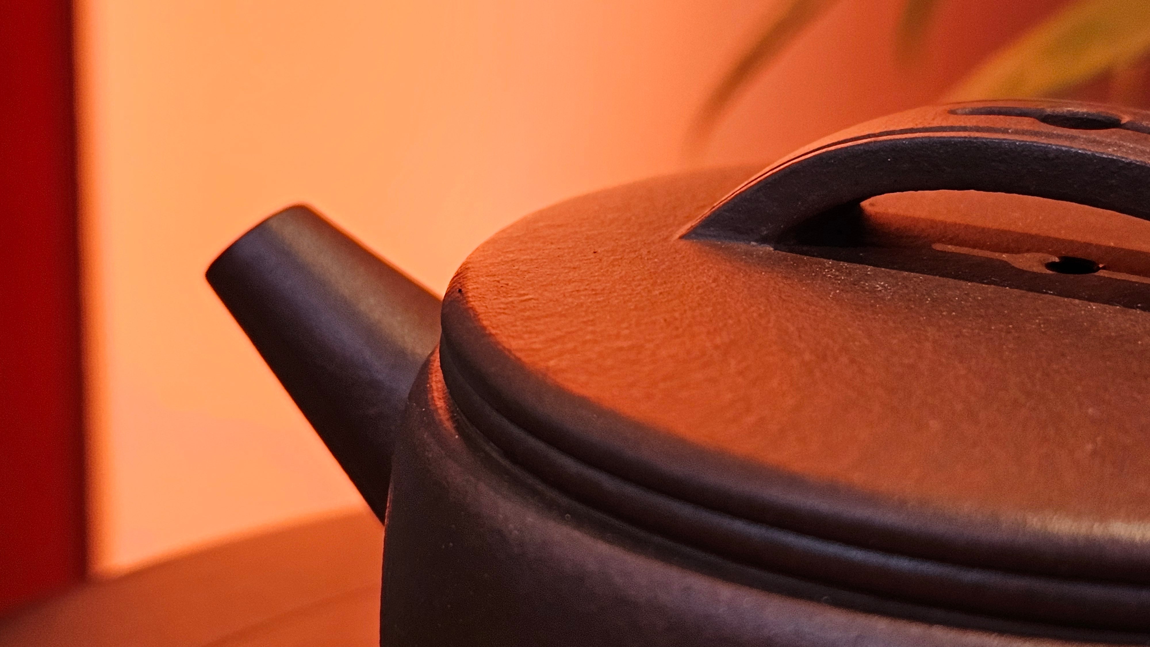 Han Wa 汉瓦, 143.3ml!  Small Volume ~ Low-Slung, Broad Han Wa!  Di Cao Qing Zi Ni 底槽青紫泥, by Craftsman Gu Xiao Ming 顾小明 ~ Congratulations to Ms C.B., 1921hrs 31st May 2025, Kaneohe, HI.