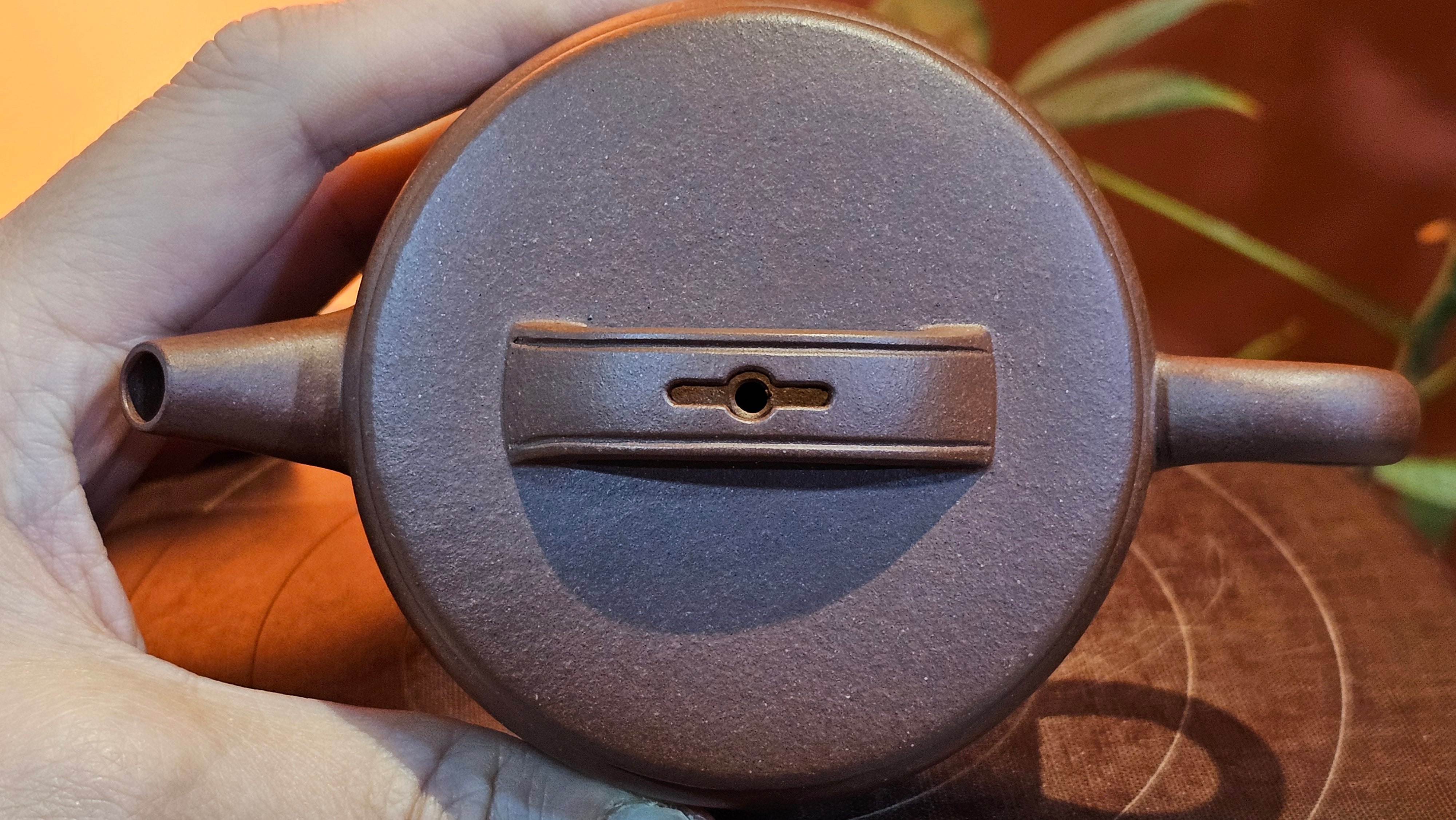 Han Wa 汉瓦, 143.3ml!  Small Volume ~ Low-Slung, Broad Han Wa!  Di Cao Qing Zi Ni 底槽青紫泥, by Craftsman Gu Xiao Ming 顾小明 ~ Congratulations to Ms C.B., 1921hrs 31st May 2025, Kaneohe, HI.