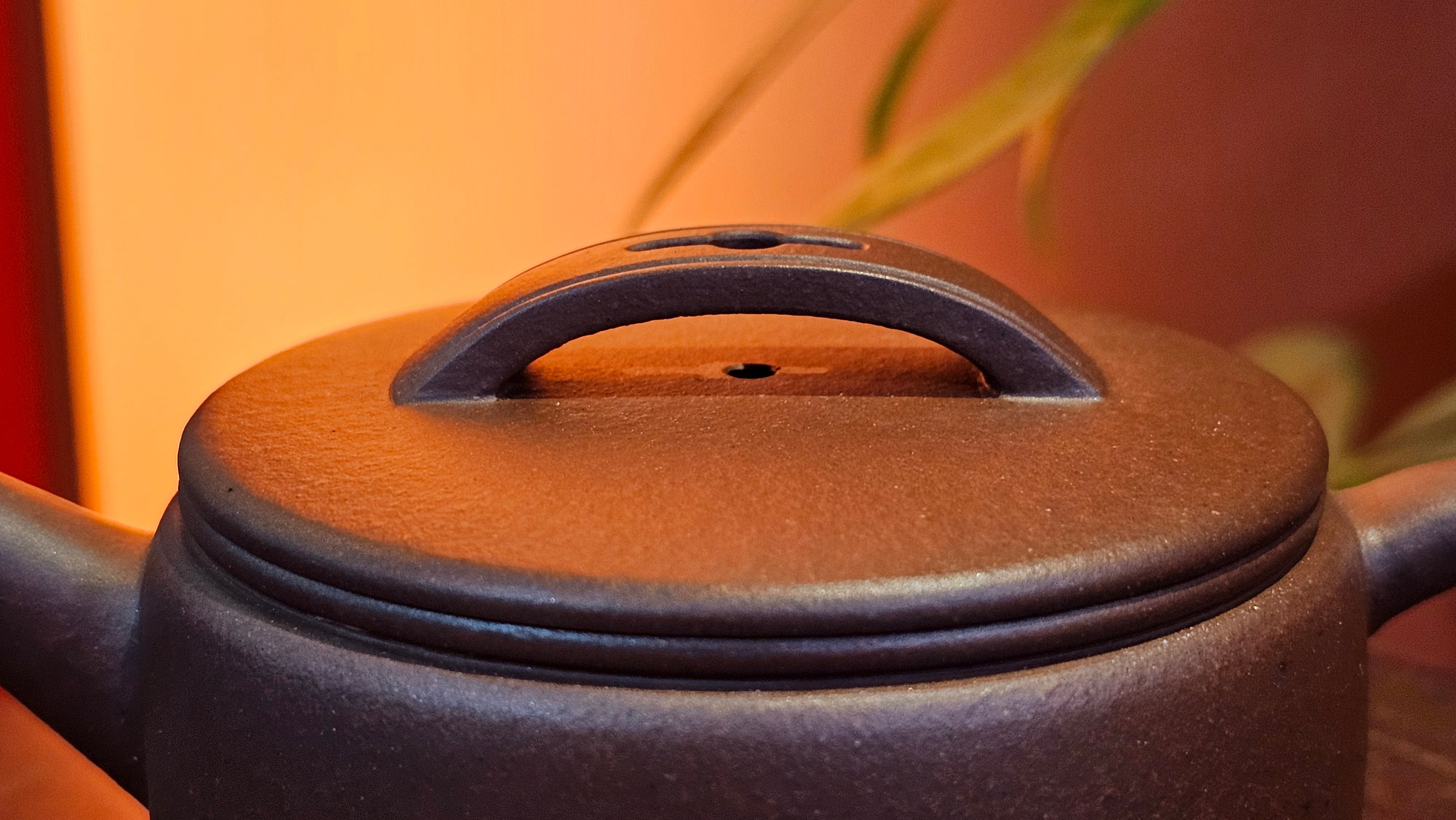 Han Wa 汉瓦, 143.3ml!  Small Volume ~ Low-Slung, Broad Han Wa!  Di Cao Qing Zi Ni 底槽青紫泥, by Craftsman Gu Xiao Ming 顾小明 ~ Congratulations to Ms C.B., 1921hrs 31st May 2025, Kaneohe, HI.