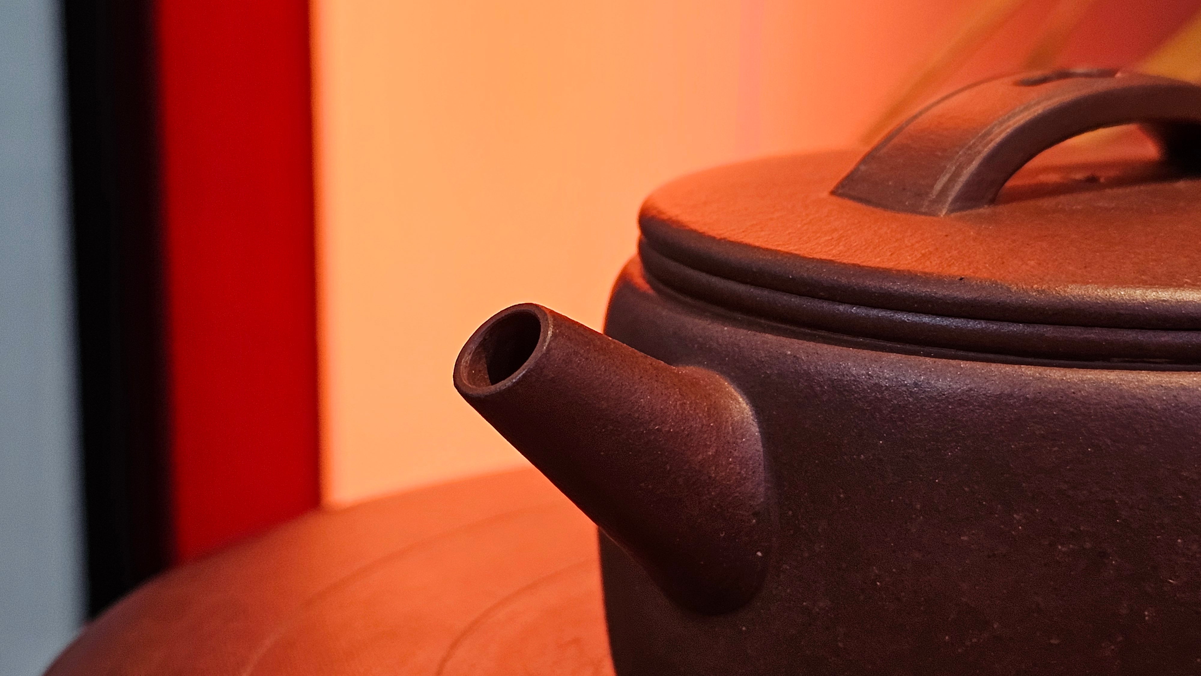 Han Wa 汉瓦, 143.3ml!  Small Volume ~ Low-Slung, Broad Han Wa!  Di Cao Qing Zi Ni 底槽青紫泥, by Craftsman Gu Xiao Ming 顾小明 ~ Congratulations to Ms C.B., 1921hrs 31st May 2025, Kaneohe, HI.