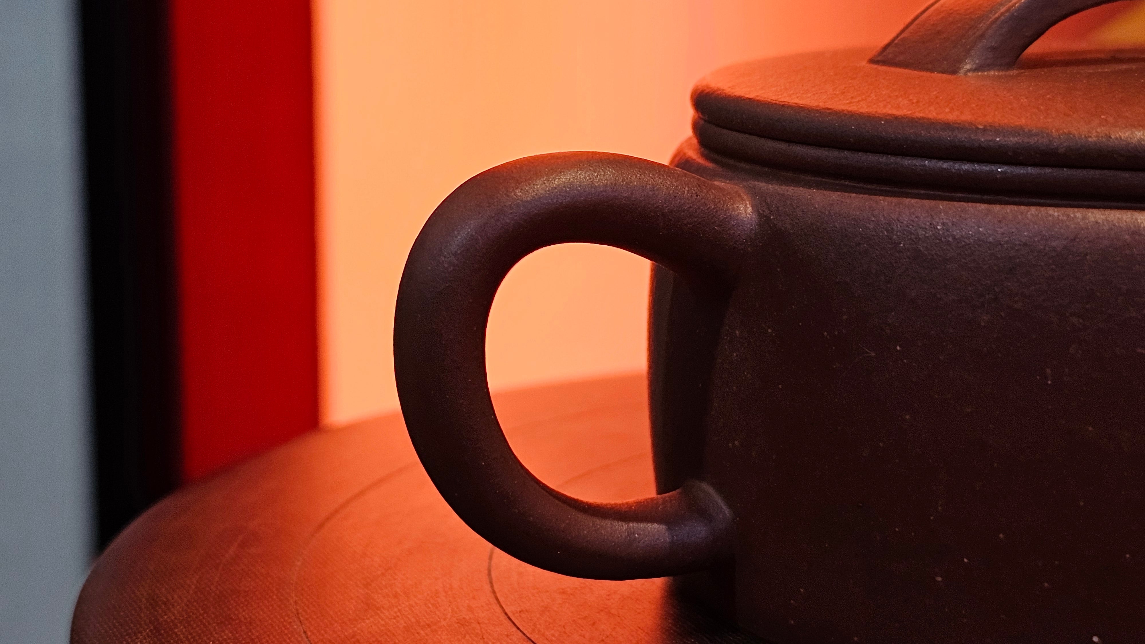 Han Wa 汉瓦, 143.3ml!  Small Volume ~ Low-Slung, Broad Han Wa!  Di Cao Qing Zi Ni 底槽青紫泥, by Craftsman Gu Xiao Ming 顾小明 ~ Congratulations to Ms C.B., 1921hrs 31st May 2025, Kaneohe, HI.