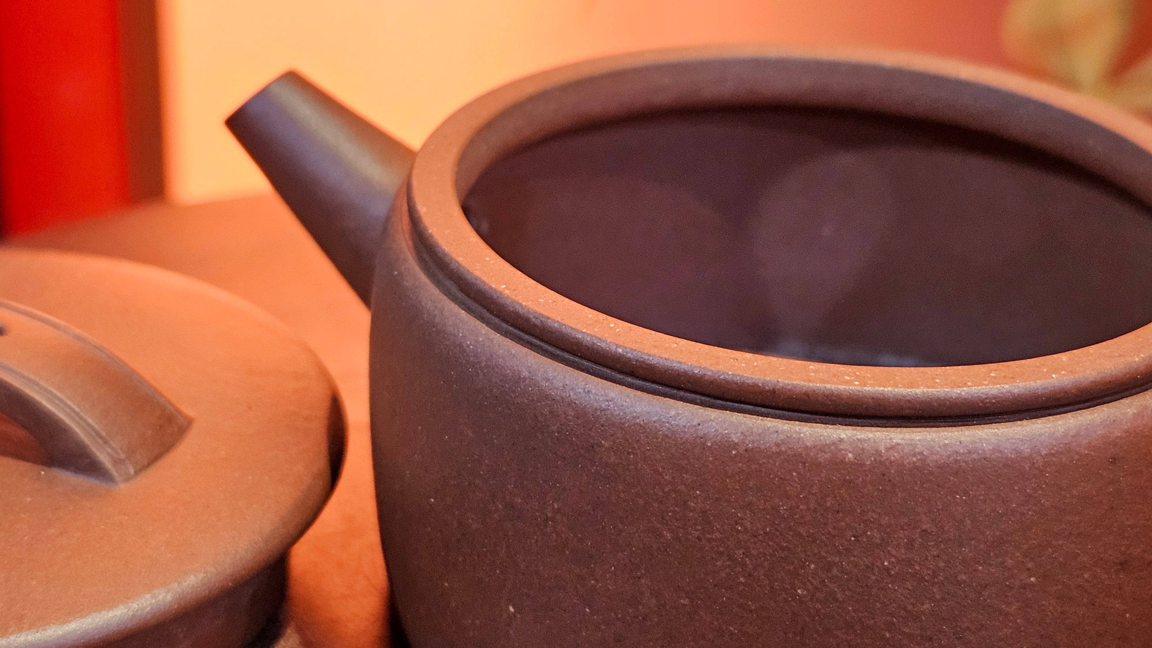 Han Wa 汉瓦, 143.3ml!  Small Volume ~ Low-Slung, Broad Han Wa!  Di Cao Qing Zi Ni 底槽青紫泥, by Craftsman Gu Xiao Ming 顾小明 ~ Congratulations to Ms C.B., 1921hrs 31st May 2025, Kaneohe, HI.