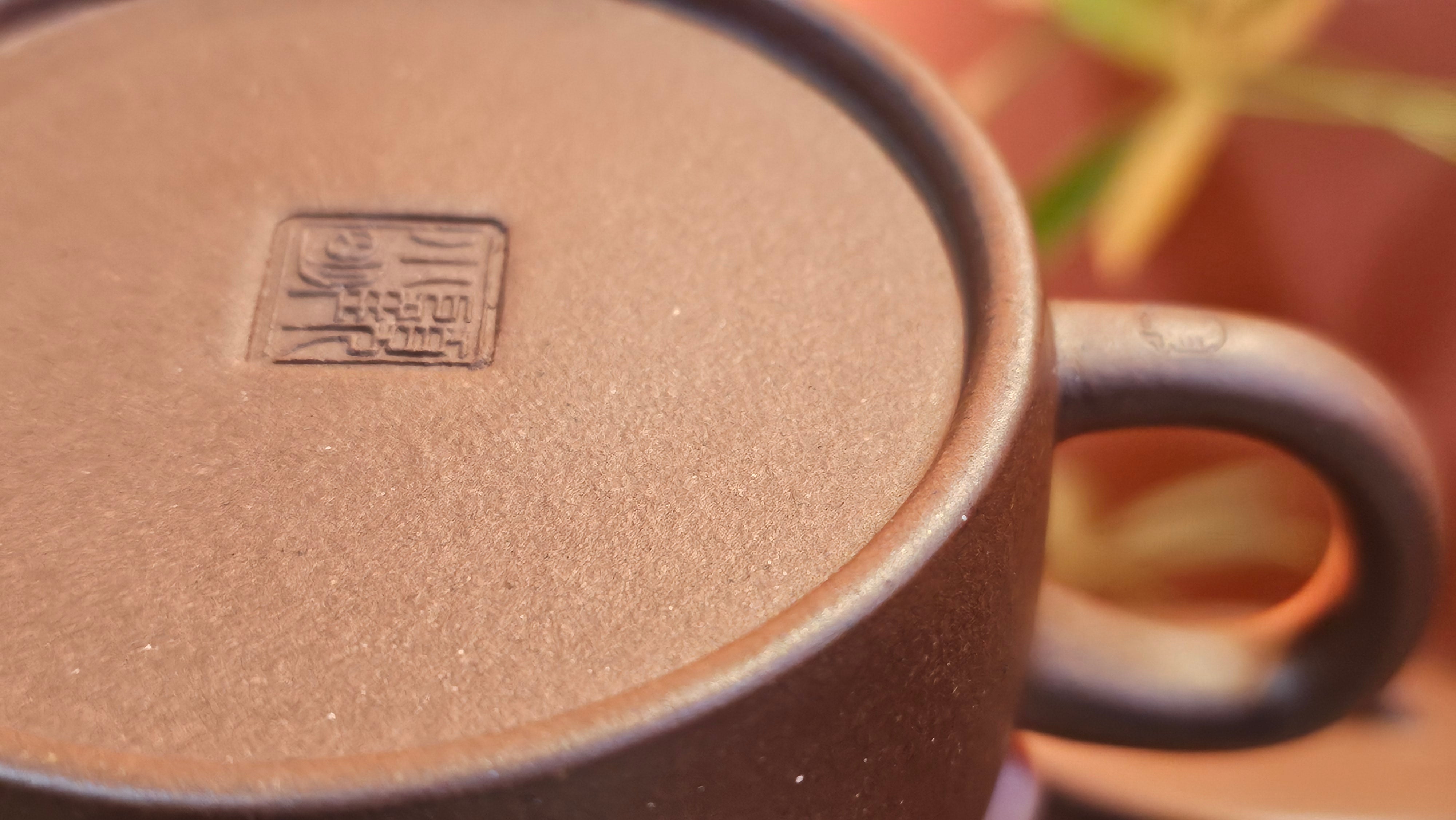 Han Wa 汉瓦, 143.3ml!  Small Volume ~ Low-Slung, Broad Han Wa!  Di Cao Qing Zi Ni 底槽青紫泥, by Craftsman Gu Xiao Ming 顾小明 ~ Congratulations to Ms C.B., 1921hrs 31st May 2025, Kaneohe, HI.