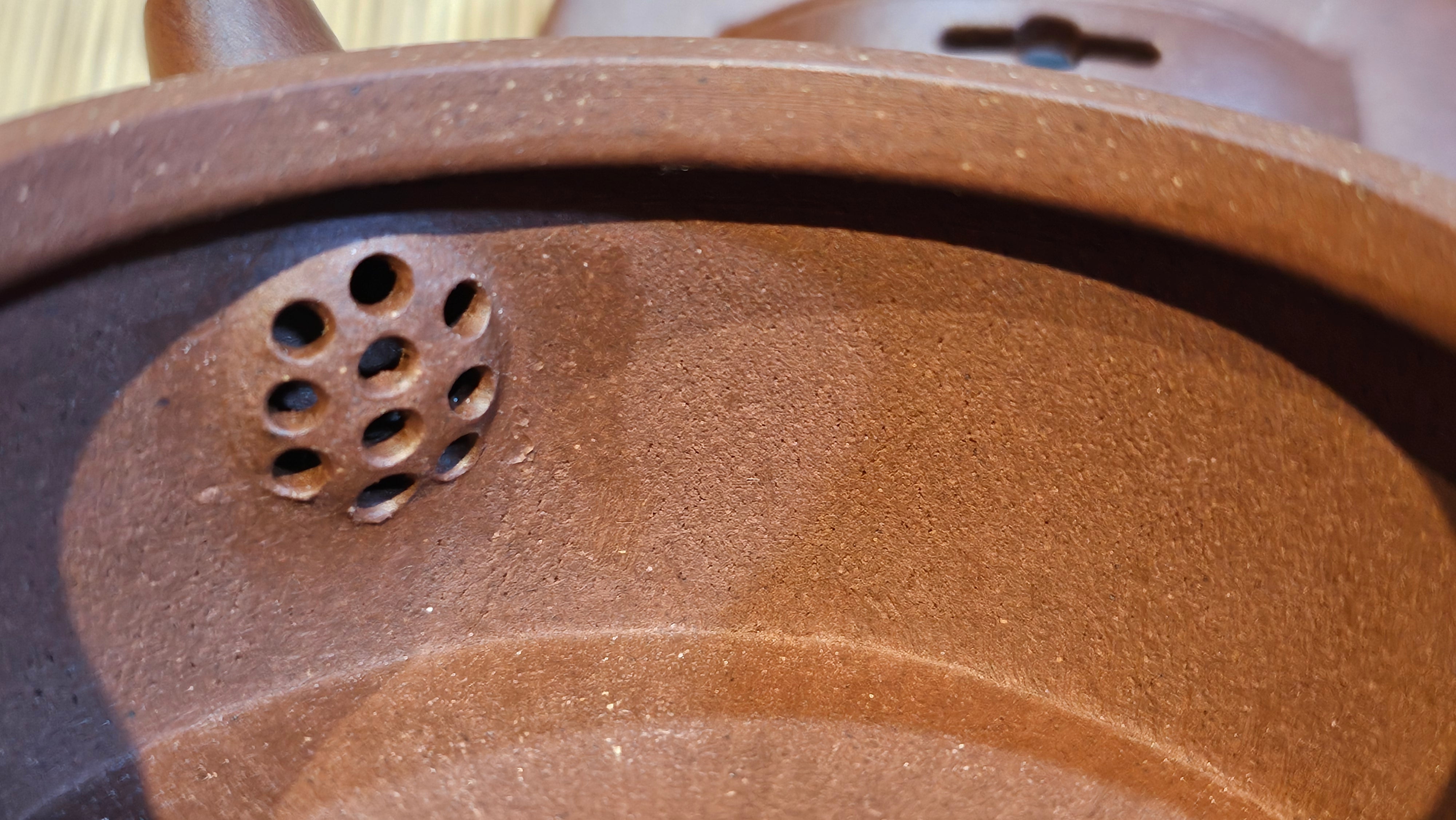 Han Wa 汉瓦, 143.3ml!  Small Volume ~ Low-Slung, Broad Han Wa!  Di Cao Qing Zi Ni 底槽青紫泥, by Craftsman Gu Xiao Ming 顾小明 ~ Congratulations to Ms C.B., 1921hrs 31st May 2025, Kaneohe, HI.