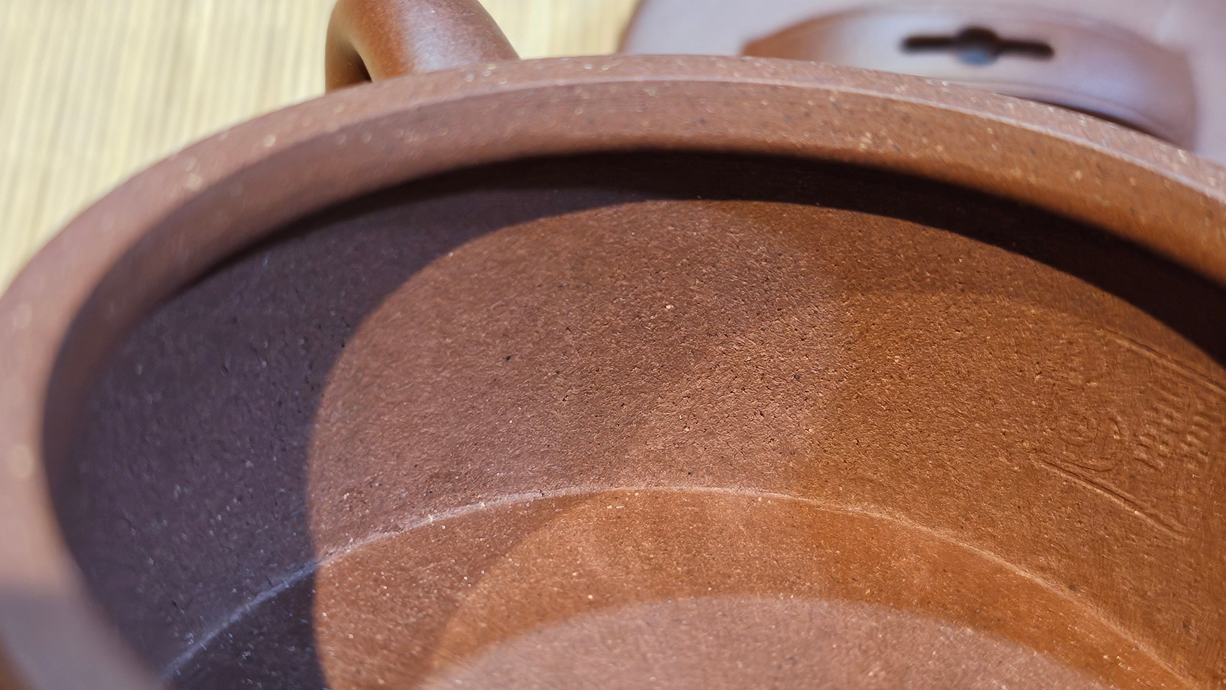 Han Wa 汉瓦, 143.3ml!  Small Volume ~ Low-Slung, Broad Han Wa!  Di Cao Qing Zi Ni 底槽青紫泥, by Craftsman Gu Xiao Ming 顾小明 ~ Congratulations to Ms C.B., 1921hrs 31st May 2025, Kaneohe, HI.