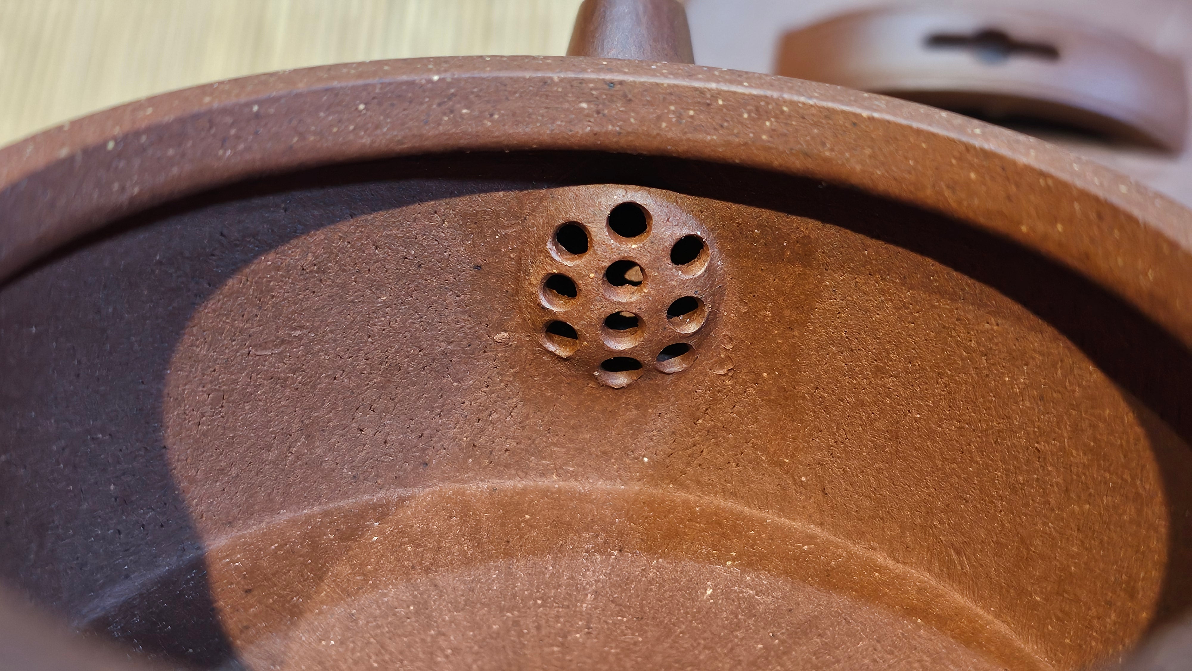 Han Wa 汉瓦, 143.3ml!  Small Volume ~ Low-Slung, Broad Han Wa!  Di Cao Qing Zi Ni 底槽青紫泥, by Craftsman Gu Xiao Ming 顾小明 ~ Congratulations to Ms C.B., 1921hrs 31st May 2025, Kaneohe, HI.