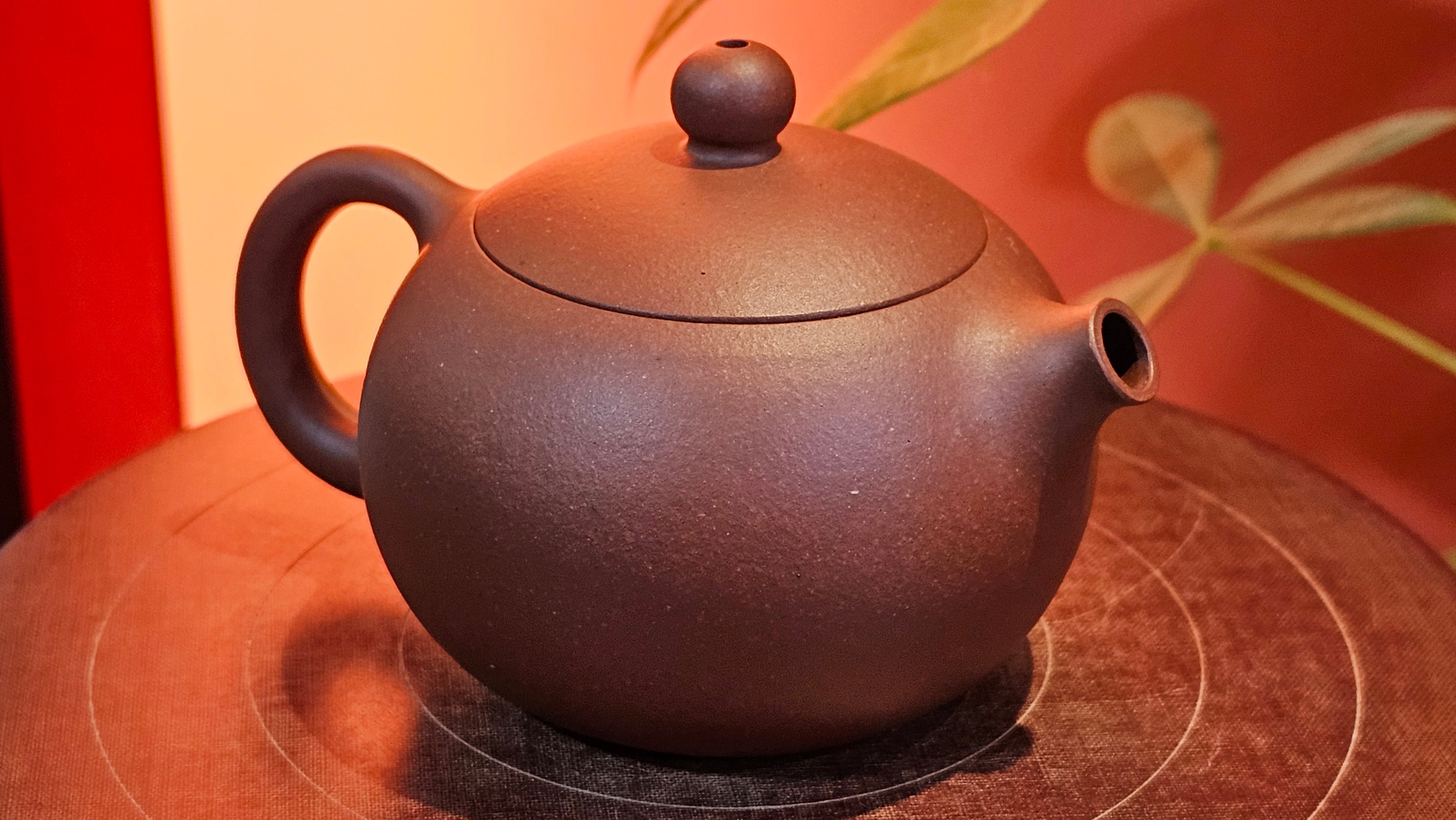 Xi Shi 西施, 161.3ml, Di Cao Qing Zi Ni 底槽青紫泥, by Craftsman Gu Xiao Ming 顾小明 ~ Congratulations to Mr A.P., 2211hrs 31st May 2025, Wien, Austria 🇦🇹.