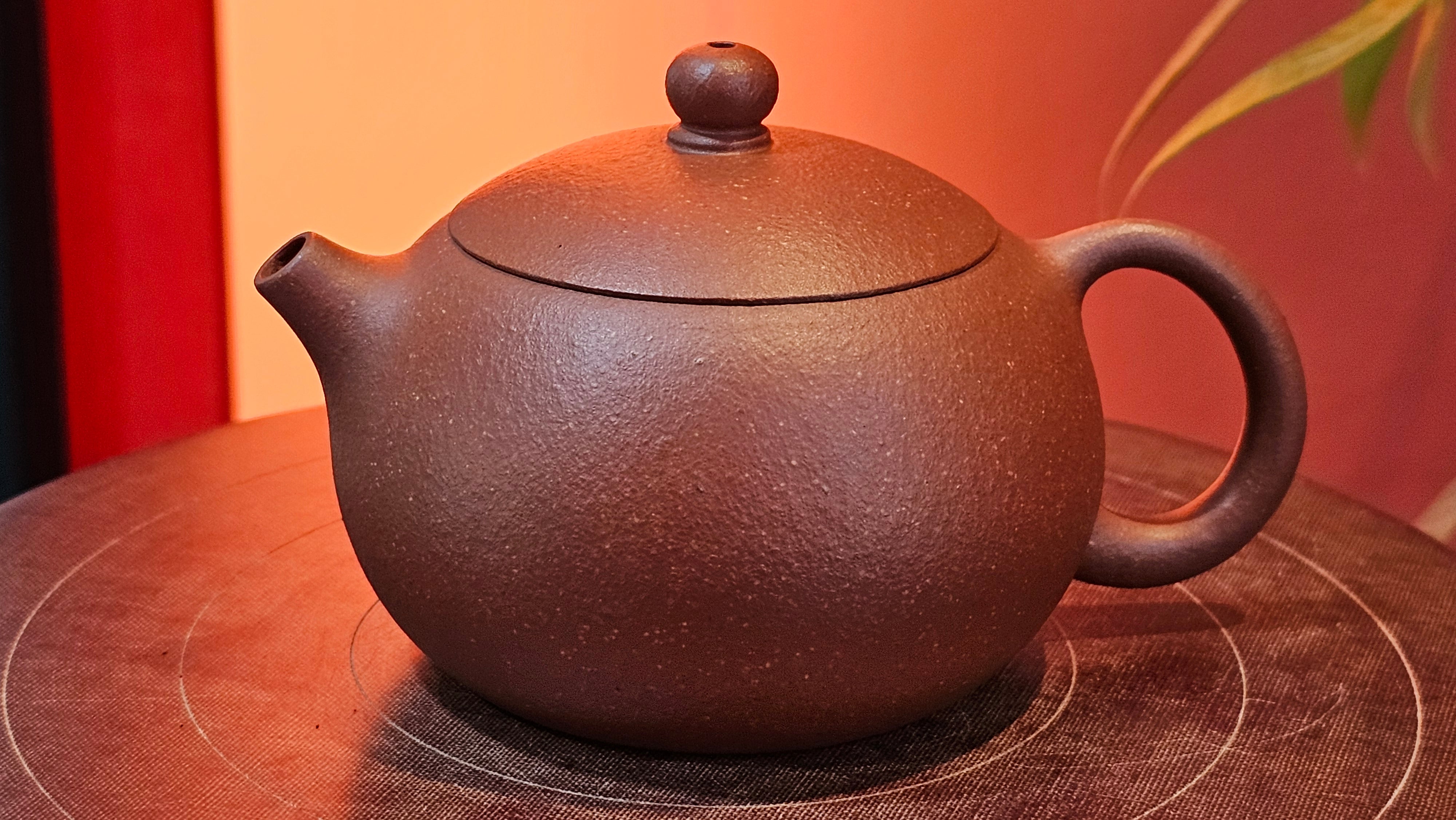 Xi Shi 西施, 137.1ml, Hong Jiang Po Ni (rarer form of Jiang Po Ni) 红降坡泥, by our Collaborative Craftsman Chen Gui Zhi 陈桂枝 ~ Congratulations to Mr M.C., 1051hrs 1st June 2025, Fresno, CA.