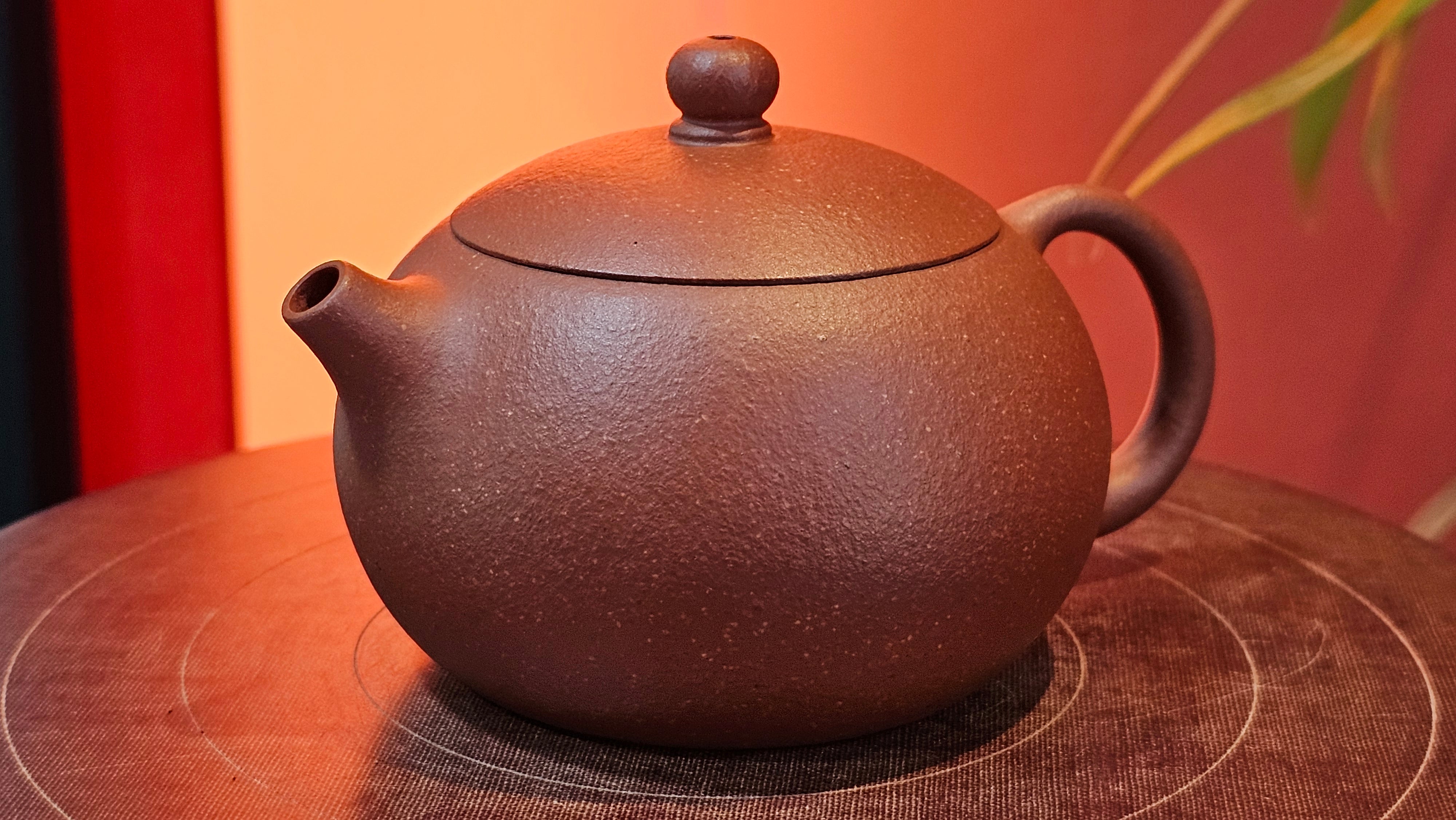 Xi Shi 西施, 137.1ml, Hong Jiang Po Ni (rarer form of Jiang Po Ni) 红降坡泥, by our Collaborative Craftsman Chen Gui Zhi 陈桂枝 ~ Congratulations to Mr M.C., 1051hrs 1st June 2025, Fresno, CA.