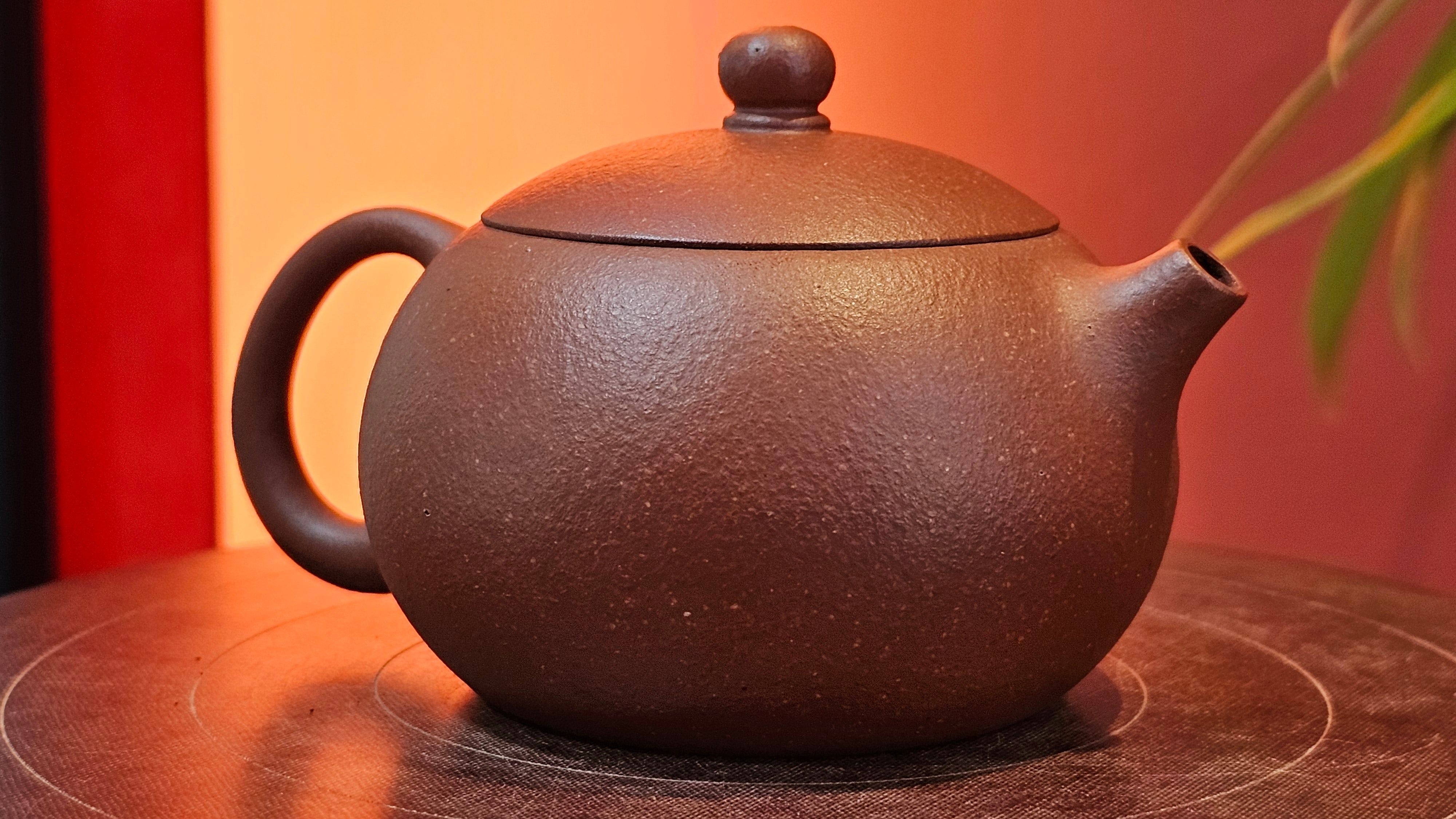 Xi Shi 西施, 137.1ml, Hong Jiang Po Ni (rarer form of Jiang Po Ni) 红降坡泥, by our Collaborative Craftsman Chen Gui Zhi 陈桂枝 ~ Congratulations to Mr M.C., 1051hrs 1st June 2025, Fresno, CA.