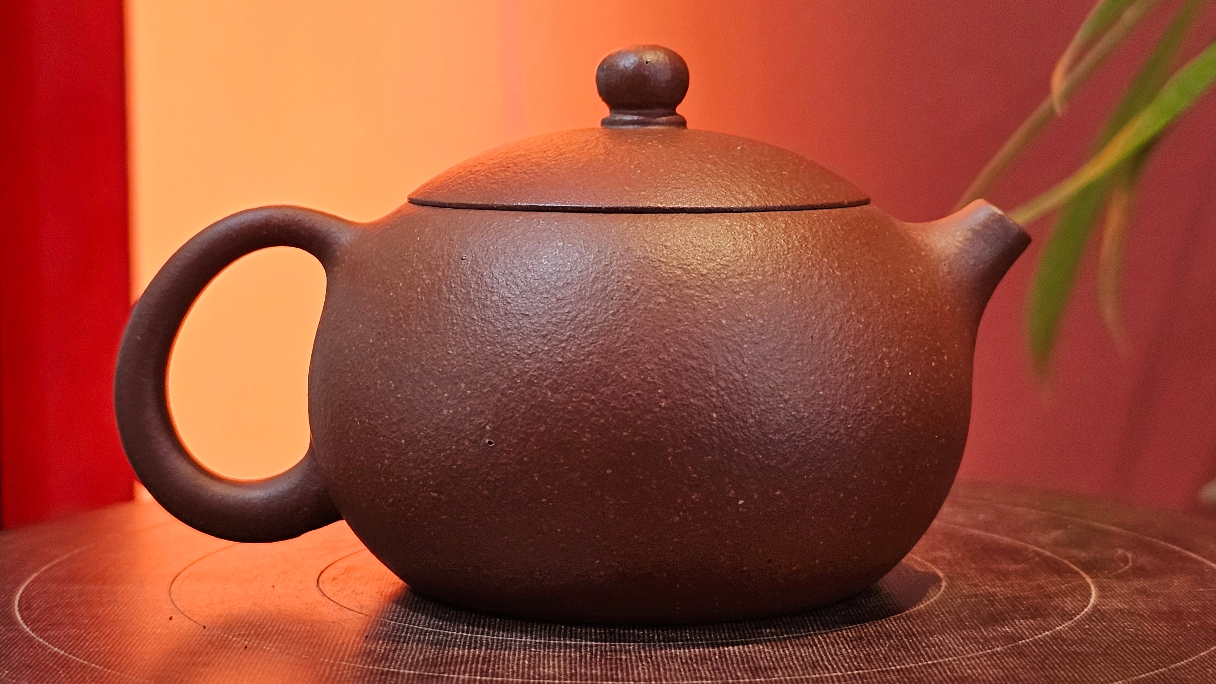 Xi Shi 西施, 137.1ml, Hong Jiang Po Ni (rarer form of Jiang Po Ni) 红降坡泥, by our Collaborative Craftsman Chen Gui Zhi 陈桂枝 ~ Congratulations to Mr M.C., 1051hrs 1st June 2025, Fresno, CA.