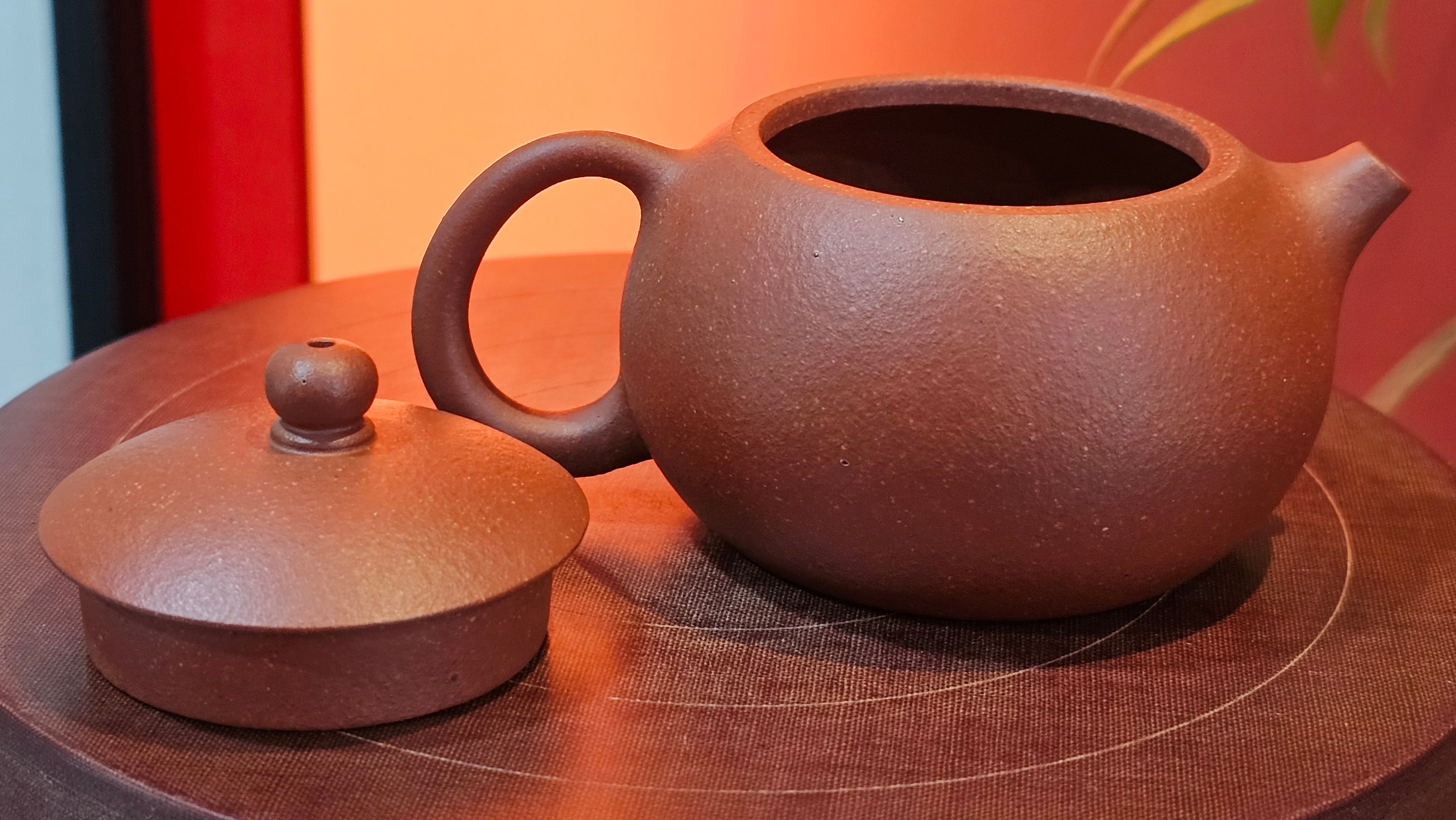 Xi Shi 西施, 137.1ml, Hong Jiang Po Ni (rarer form of Jiang Po Ni) 红降坡泥, by our Collaborative Craftsman Chen Gui Zhi 陈桂枝 ~ Congratulations to Mr M.C., 1051hrs 1st June 2025, Fresno, CA.