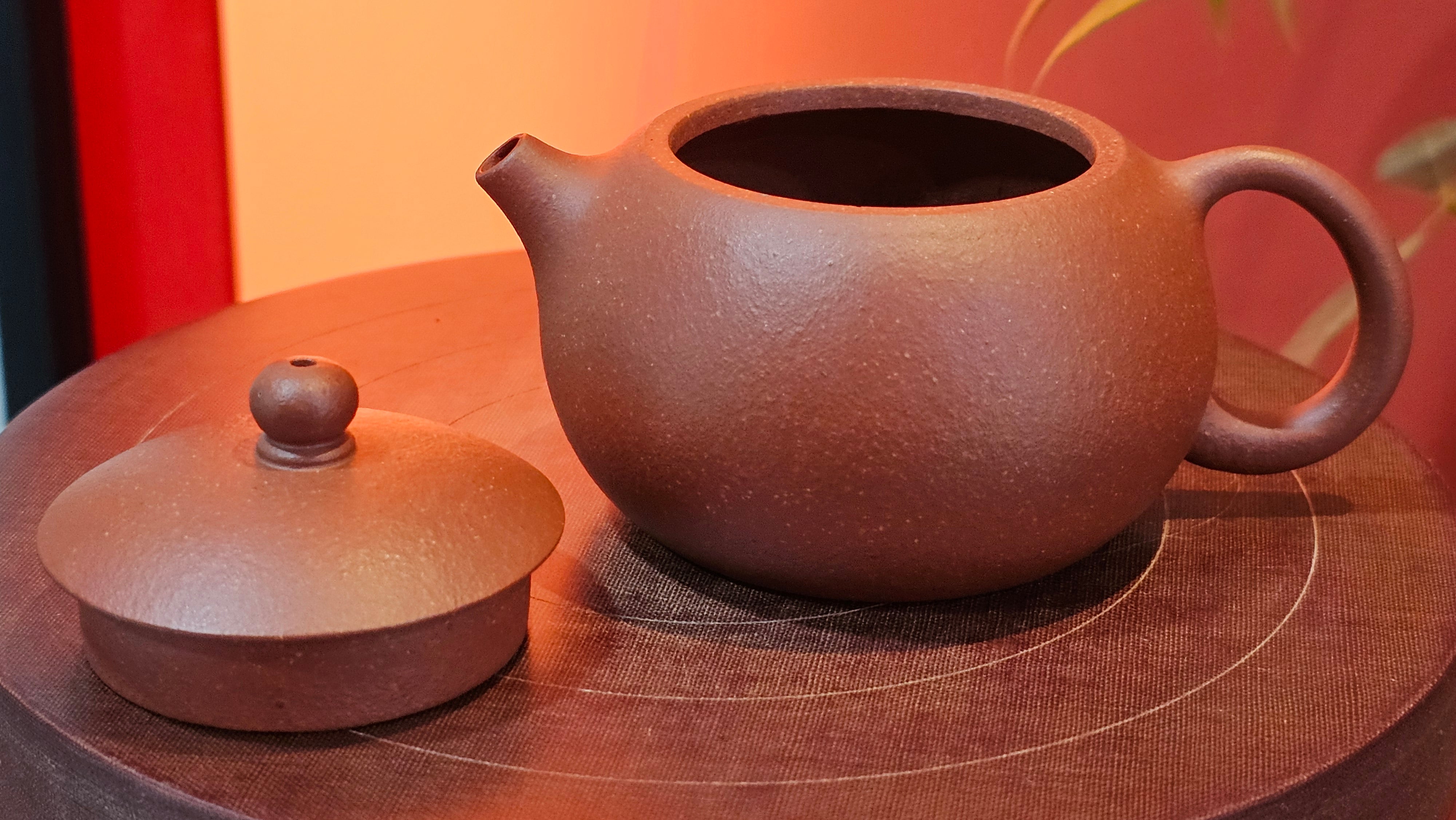 Xi Shi 西施, 137.1ml, Hong Jiang Po Ni (rarer form of Jiang Po Ni) 红降坡泥, by our Collaborative Craftsman Chen Gui Zhi 陈桂枝 ~ Congratulations to Mr M.C., 1051hrs 1st June 2025, Fresno, CA.