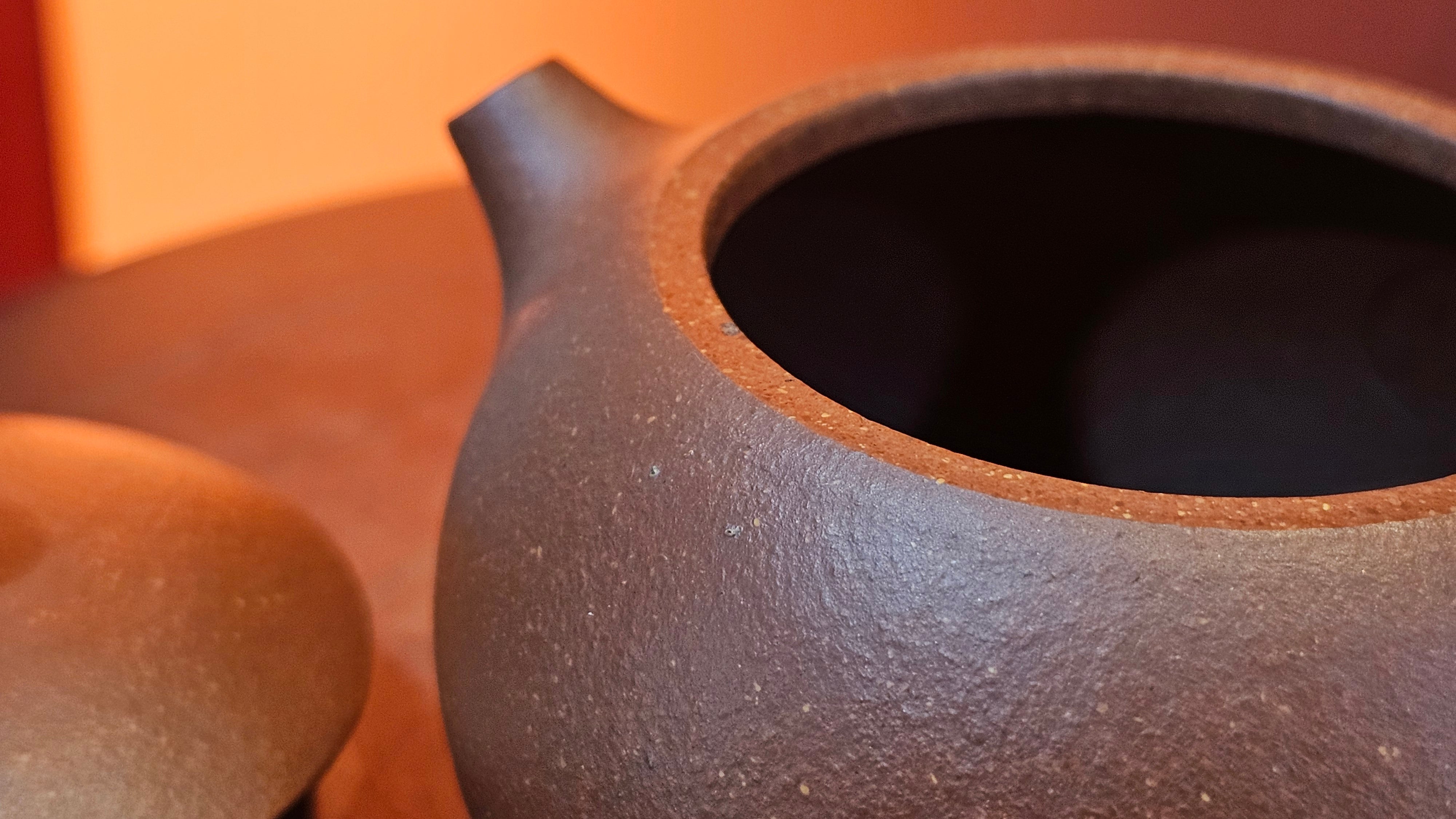 Xi Shi 西施, 137.1ml, Hong Jiang Po Ni (rarer form of Jiang Po Ni) 红降坡泥, by our Collaborative Craftsman Chen Gui Zhi 陈桂枝 ~ Congratulations to Mr M.C., 1051hrs 1st June 2025, Fresno, CA.