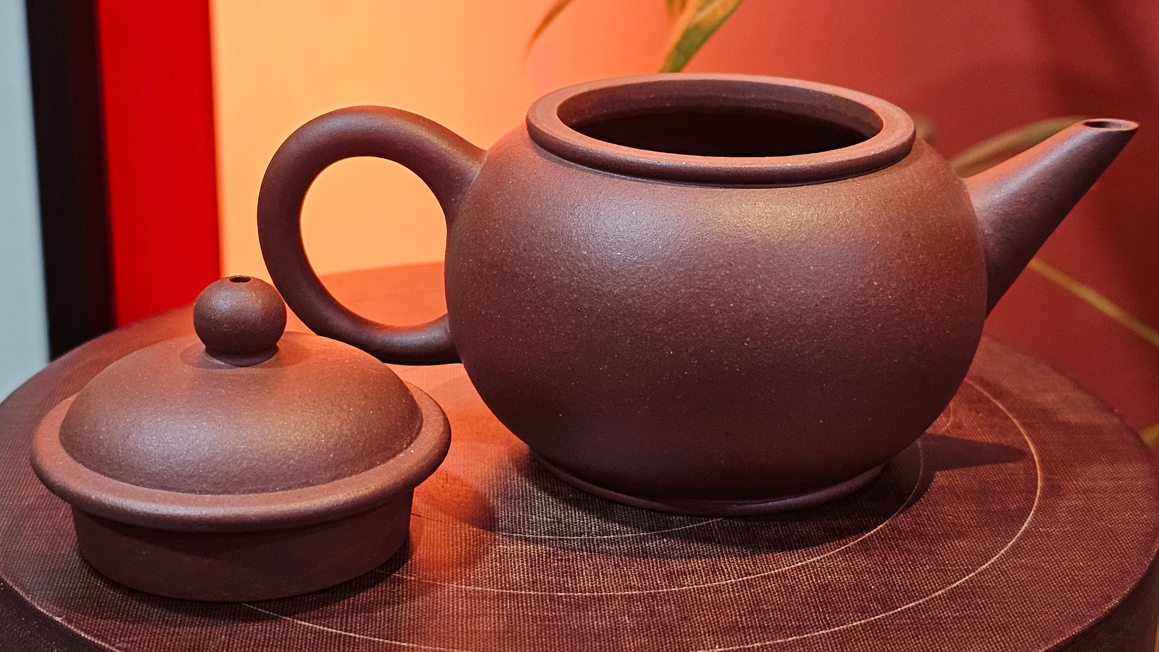 Shui Ping 水平, 163.9ml, Di Cao Qing Zi Ni 底槽青紫泥, by Craftsman Zhao Huai Xu 赵怀须。