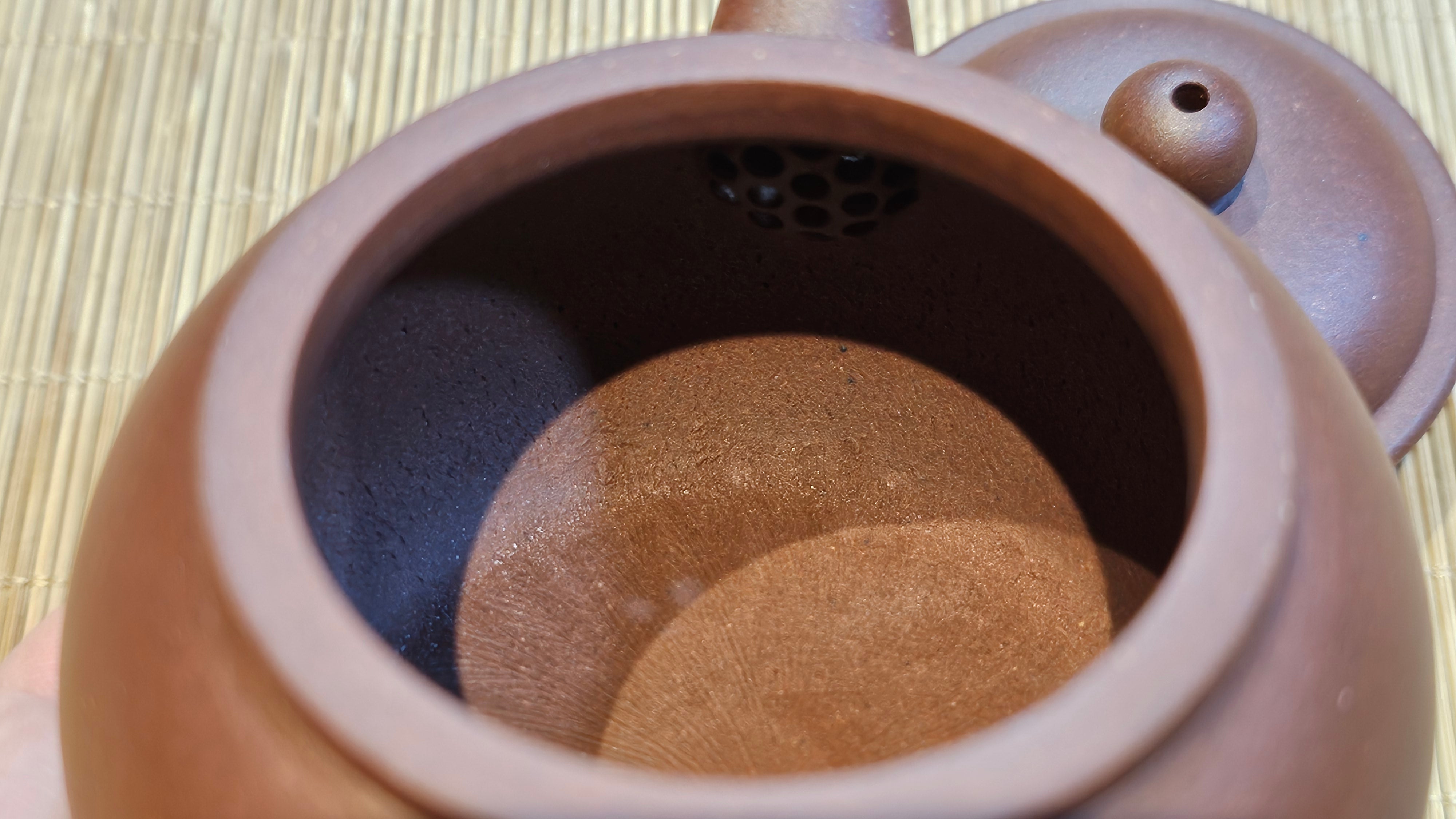 Shui Ping 水平, 163.9ml, Di Cao Qing Zi Ni 底槽青紫泥, by Craftsman Zhao Huai Xu 赵怀须。