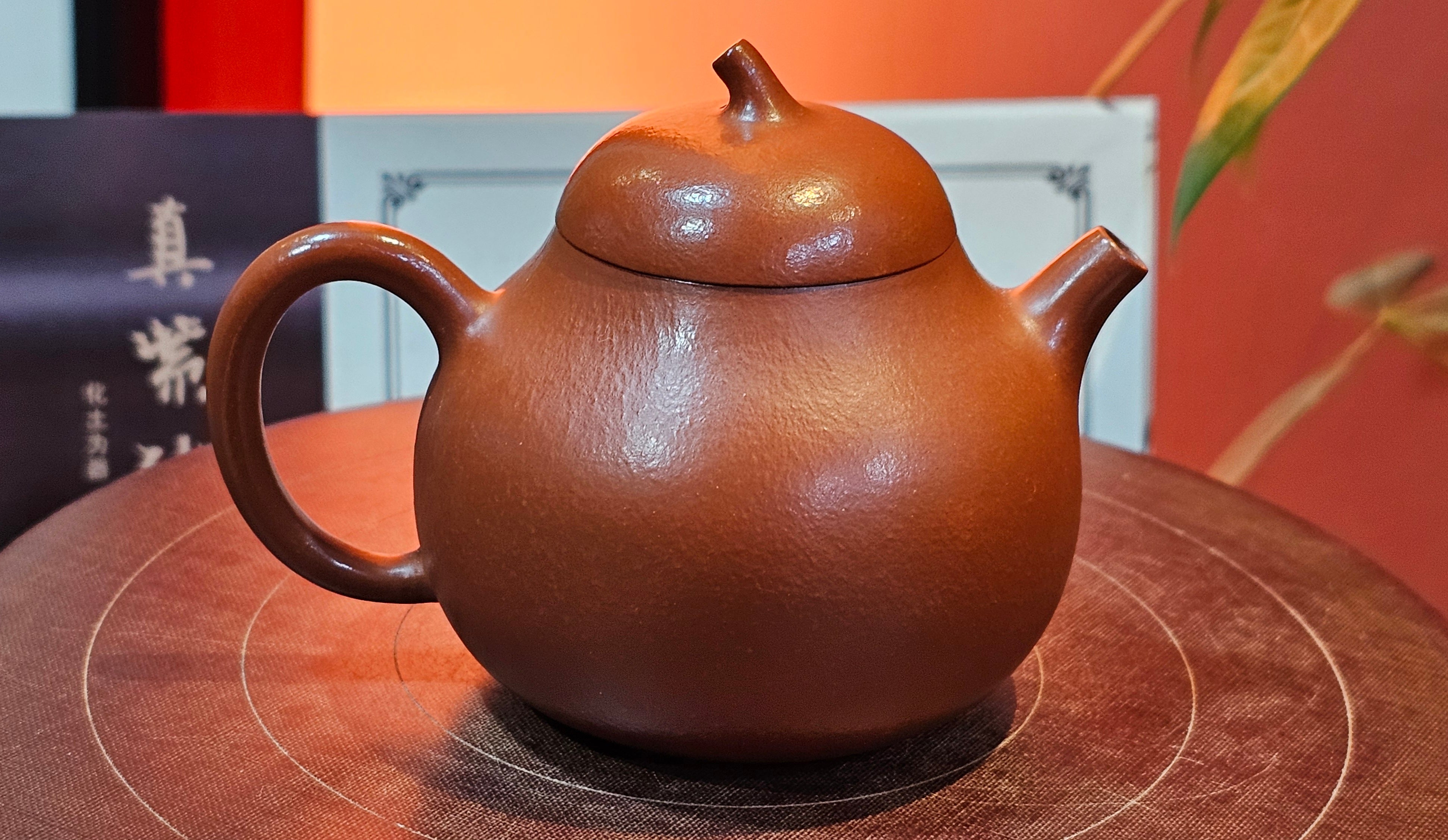 Qie Gua 茄瓜, 142.6ml, Xiao Mei Yao Zhu Ni 小煤窑朱泥,  by our Collaborative Craftsman Wang Hui 王慧。