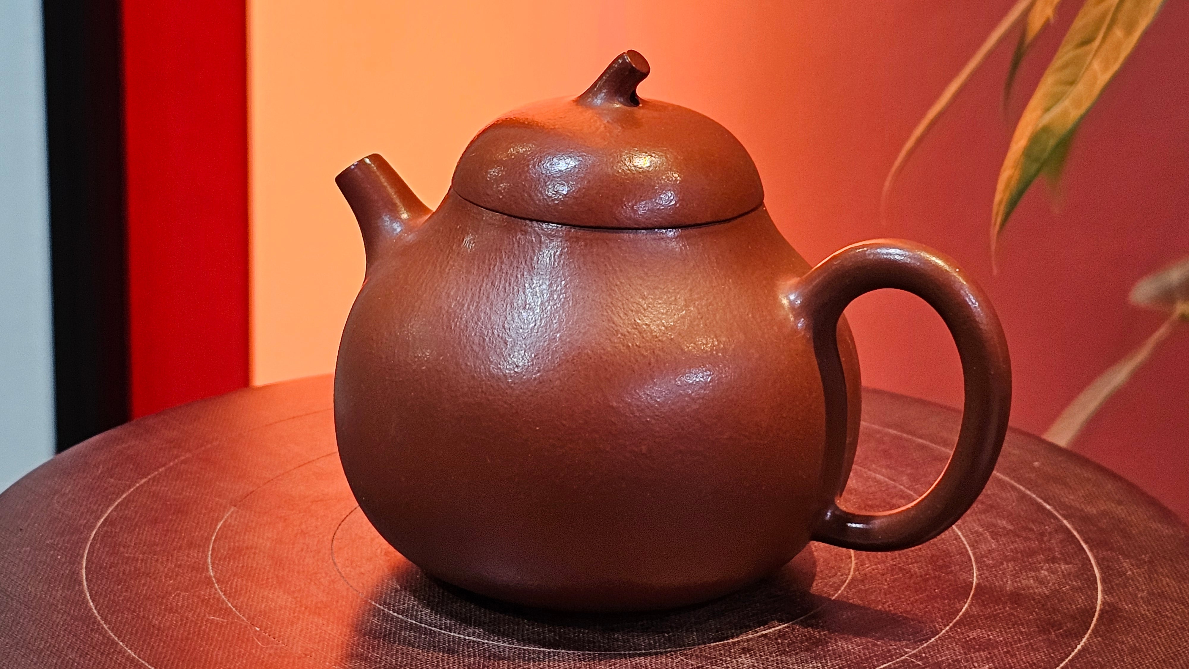 Qie Gua 茄瓜, 142.6ml, Xiao Mei Yao Zhu Ni 小煤窑朱泥,  by our Collaborative Craftsman Wang Hui 王慧。