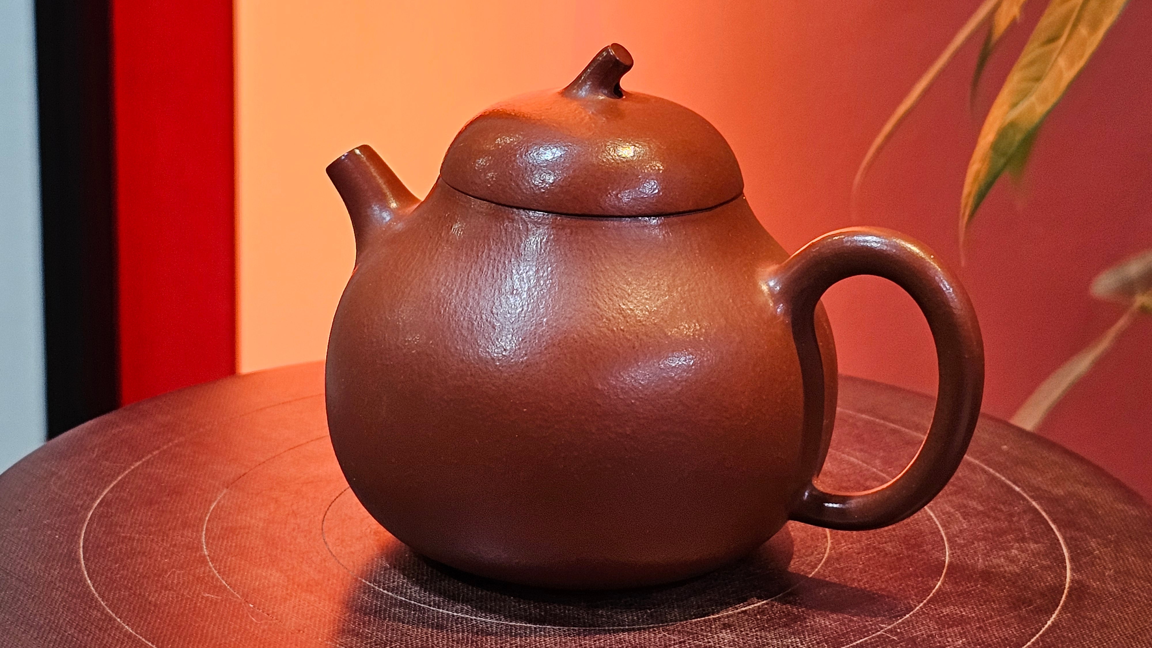 Qie Gua 茄瓜, 142.6ml, Xiao Mei Yao Zhu Ni 小煤窑朱泥,  by our Collaborative Craftsman Wang Hui 王慧。