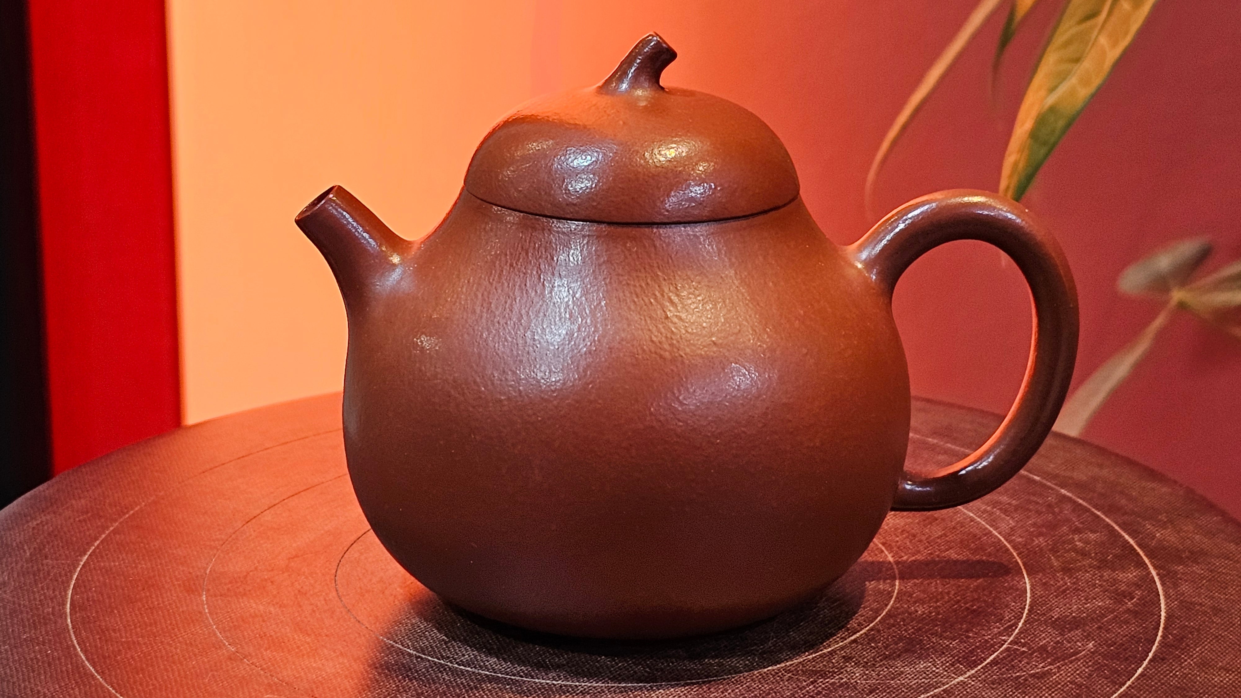 Qie Gua 茄瓜, 142.6ml, Xiao Mei Yao Zhu Ni 小煤窑朱泥,  by our Collaborative Craftsman Wang Hui 王慧。