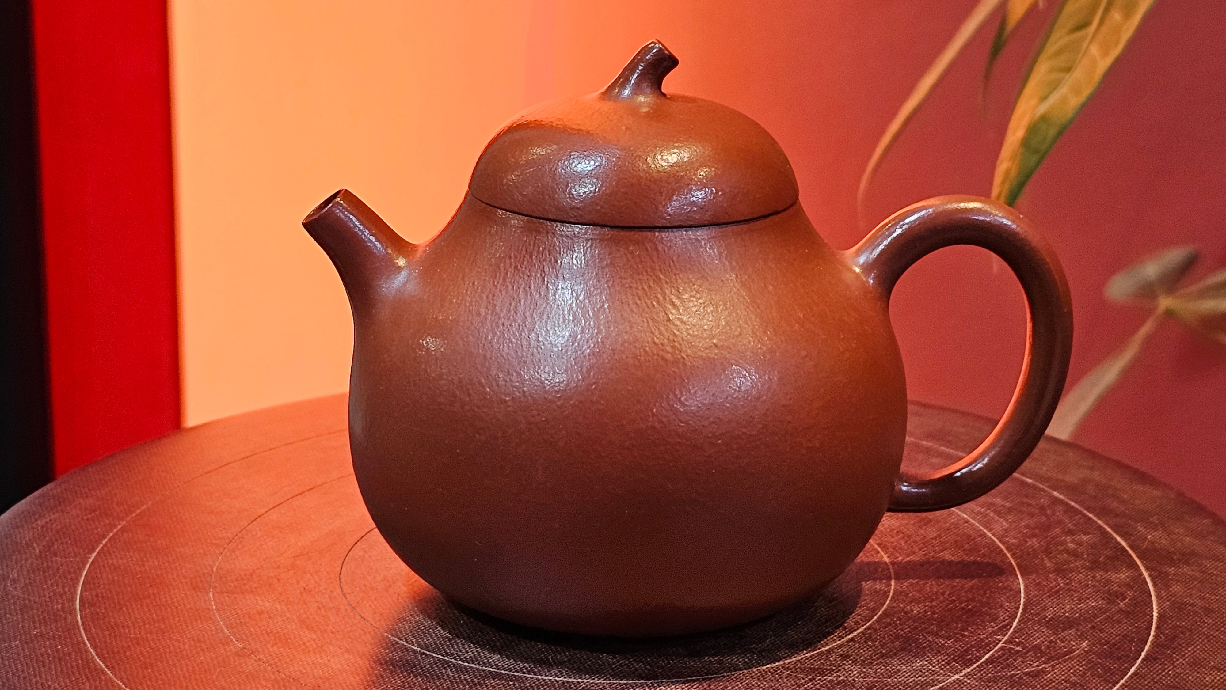 Qie Gua 茄瓜, 142.6ml, Xiao Mei Yao Zhu Ni 小煤窑朱泥,  by our Collaborative Craftsman Wang Hui 王慧。