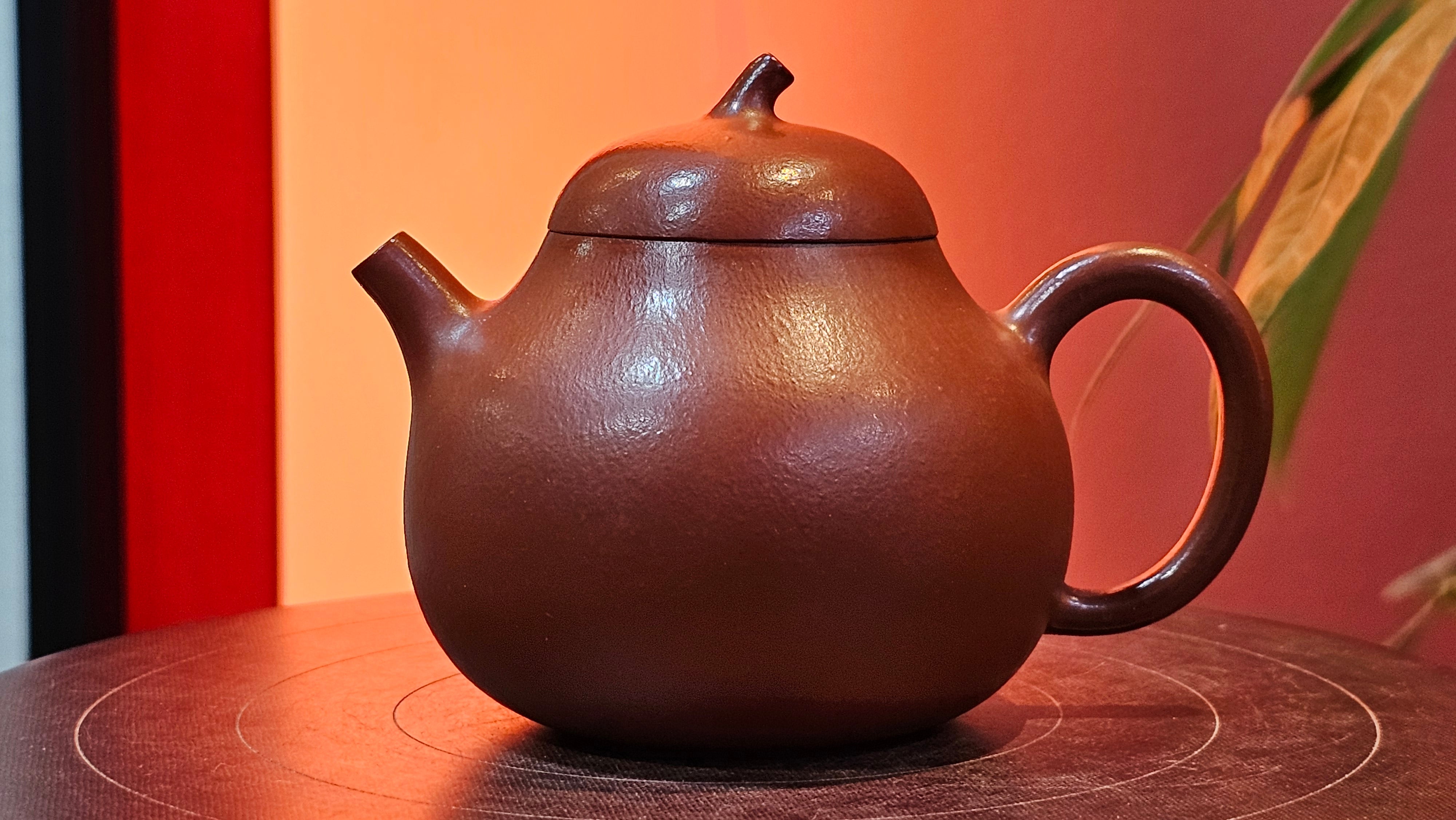 Qie Gua 茄瓜, 142.6ml, Xiao Mei Yao Zhu Ni 小煤窑朱泥,  by our Collaborative Craftsman Wang Hui 王慧。