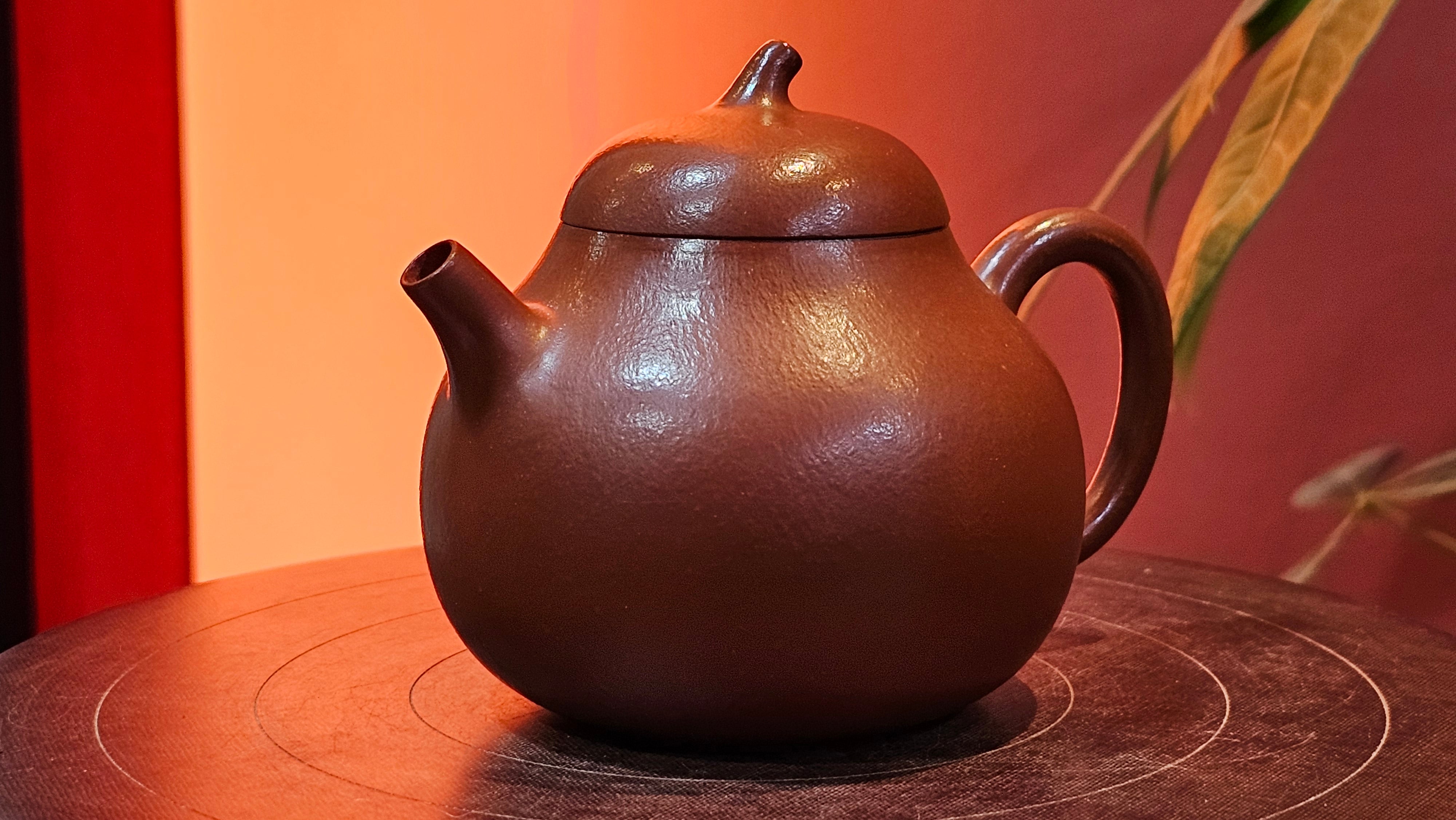 Qie Gua 茄瓜, 142.6ml, Xiao Mei Yao Zhu Ni 小煤窑朱泥,  by our Collaborative Craftsman Wang Hui 王慧。