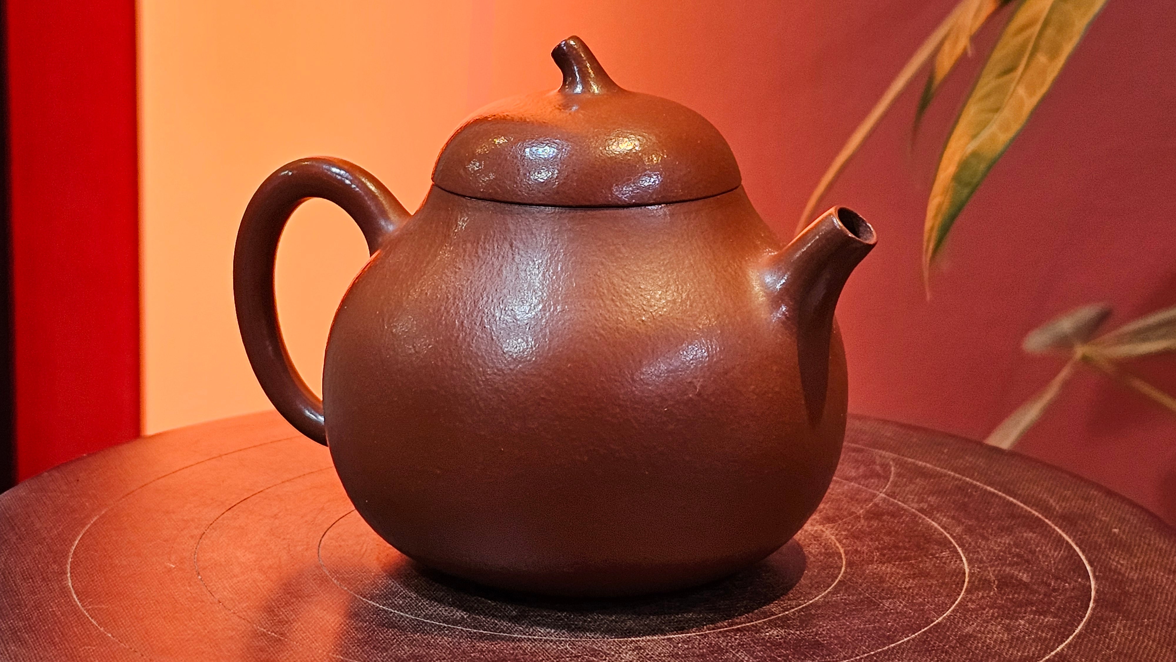 Qie Gua 茄瓜, 142.6ml, Xiao Mei Yao Zhu Ni 小煤窑朱泥,  by our Collaborative Craftsman Wang Hui 王慧。