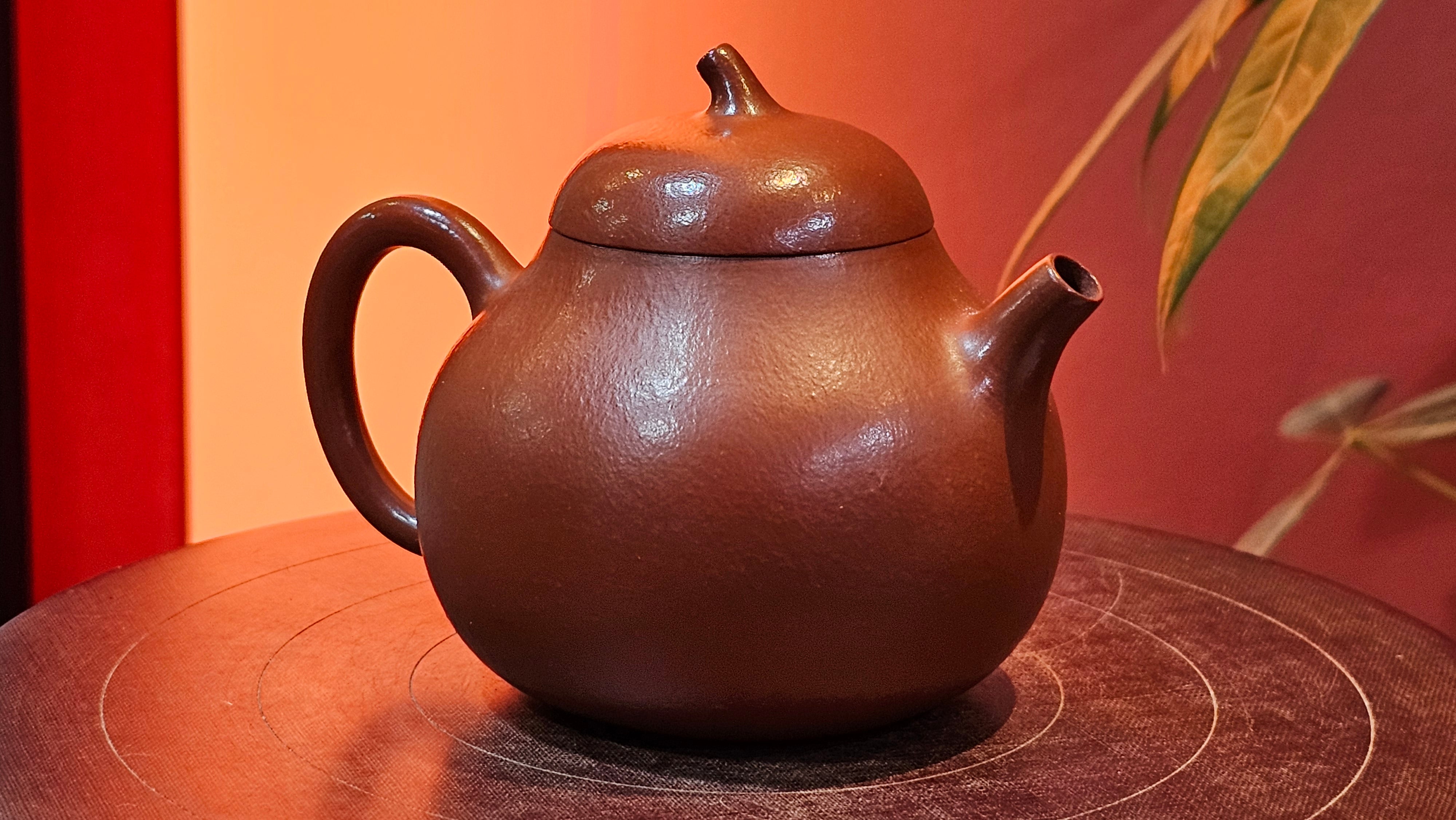 Qie Gua 茄瓜, 142.6ml, Xiao Mei Yao Zhu Ni 小煤窑朱泥,  by our Collaborative Craftsman Wang Hui 王慧。