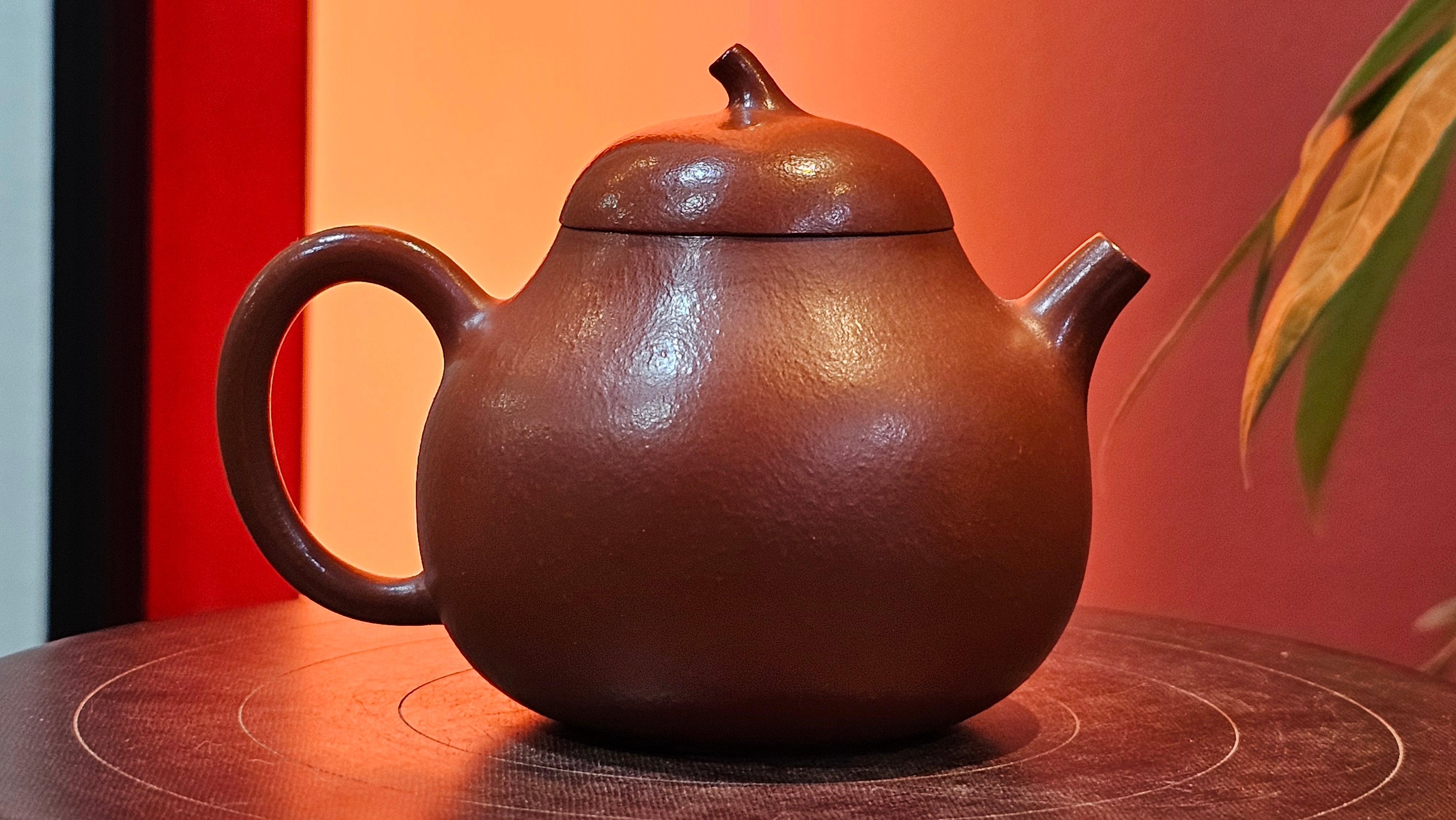 Qie Gua 茄瓜, 142.6ml, Xiao Mei Yao Zhu Ni 小煤窑朱泥,  by our Collaborative Craftsman Wang Hui 王慧。