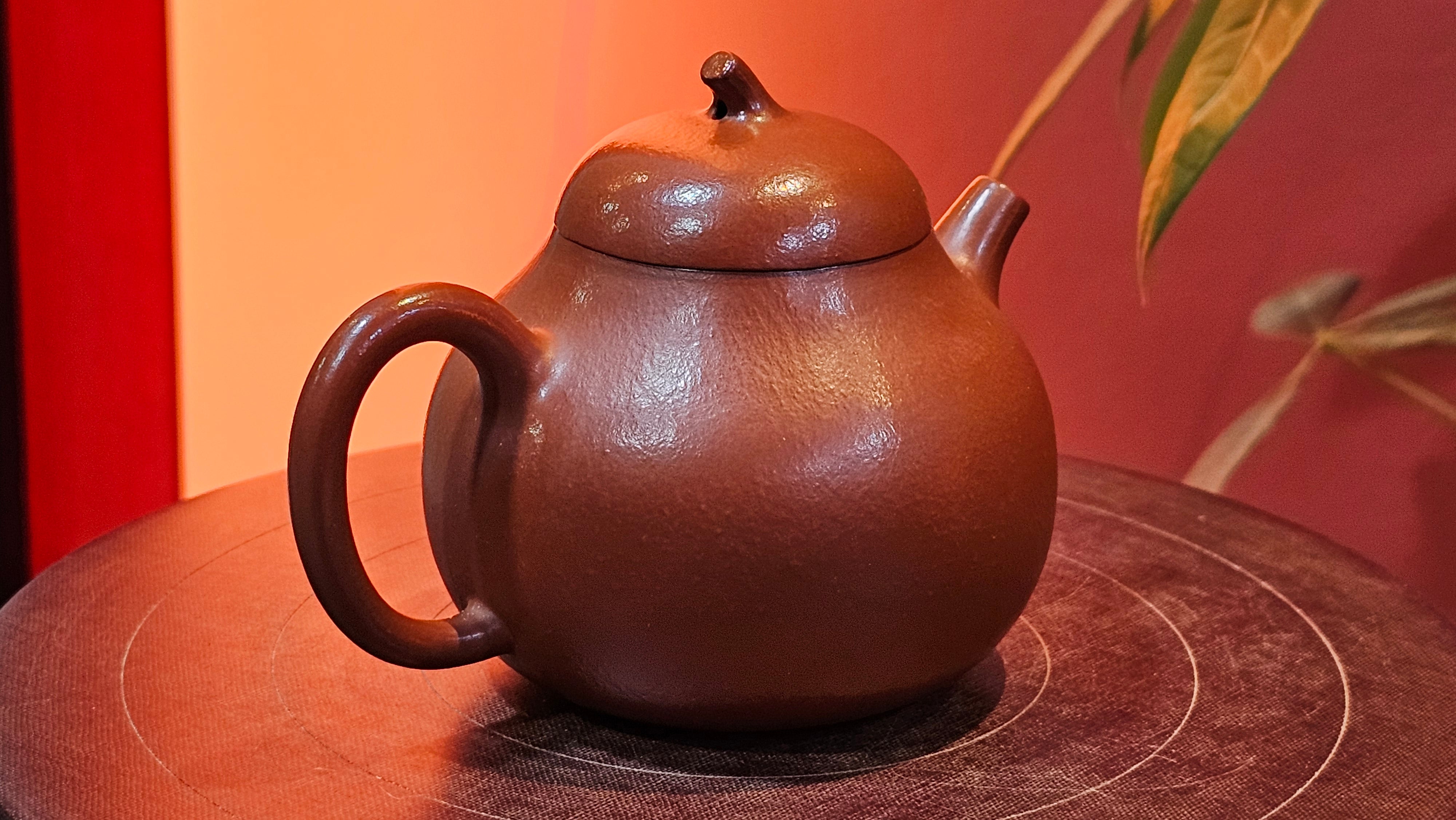 Qie Gua 茄瓜, 142.6ml, Xiao Mei Yao Zhu Ni 小煤窑朱泥,  by our Collaborative Craftsman Wang Hui 王慧。