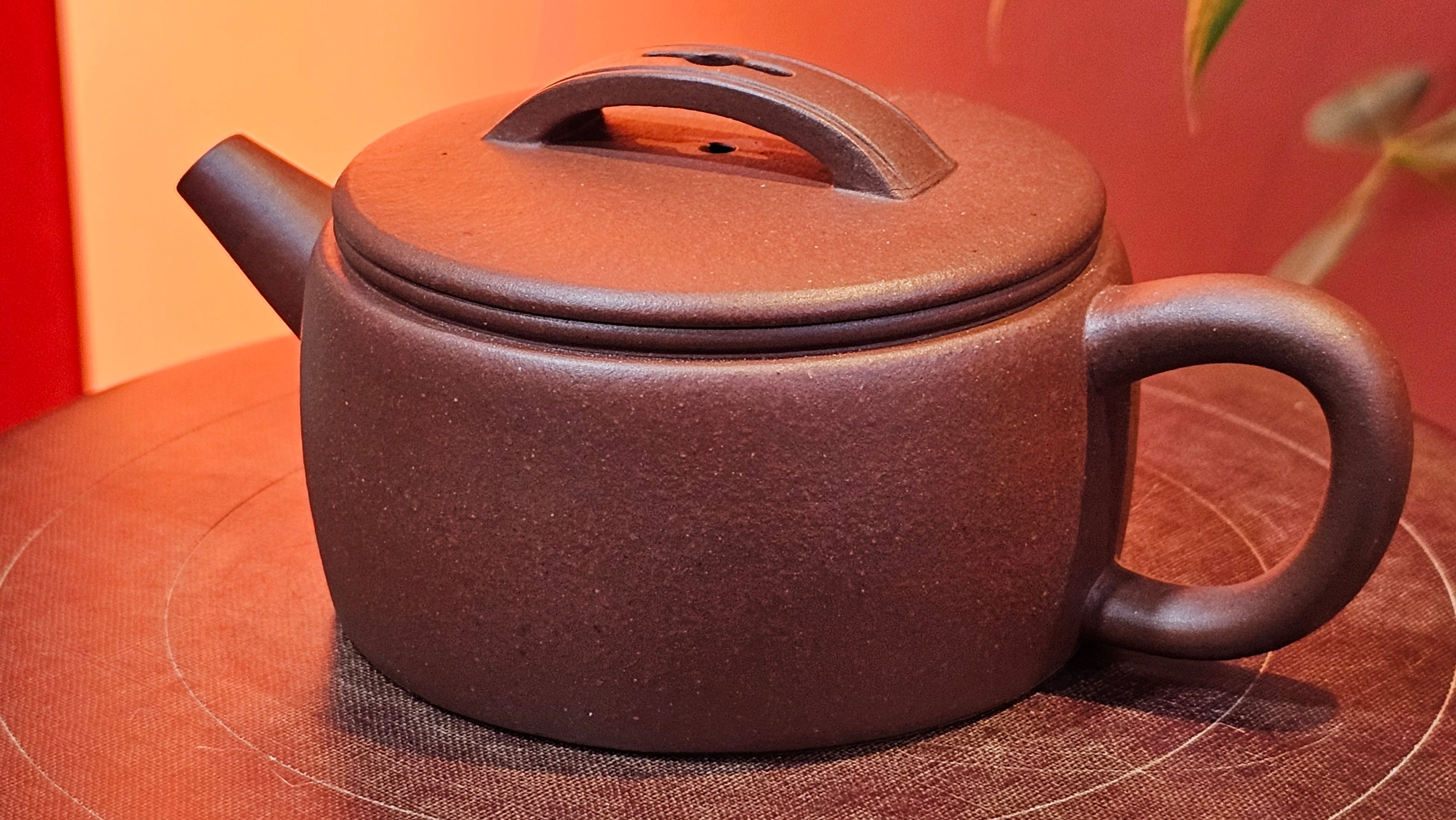 Han Wa 汉瓦, 146.5ml!  Small Volume ~ Low-Slung, Broad Han Wa!  Di Cao Qing Zi Ni 底槽青紫泥, by Craftsman Gu Xiao Ming 顾小明 ~ Congratulations to Mr K., 1900hrs 7th June 2025, San Francisco, CA.