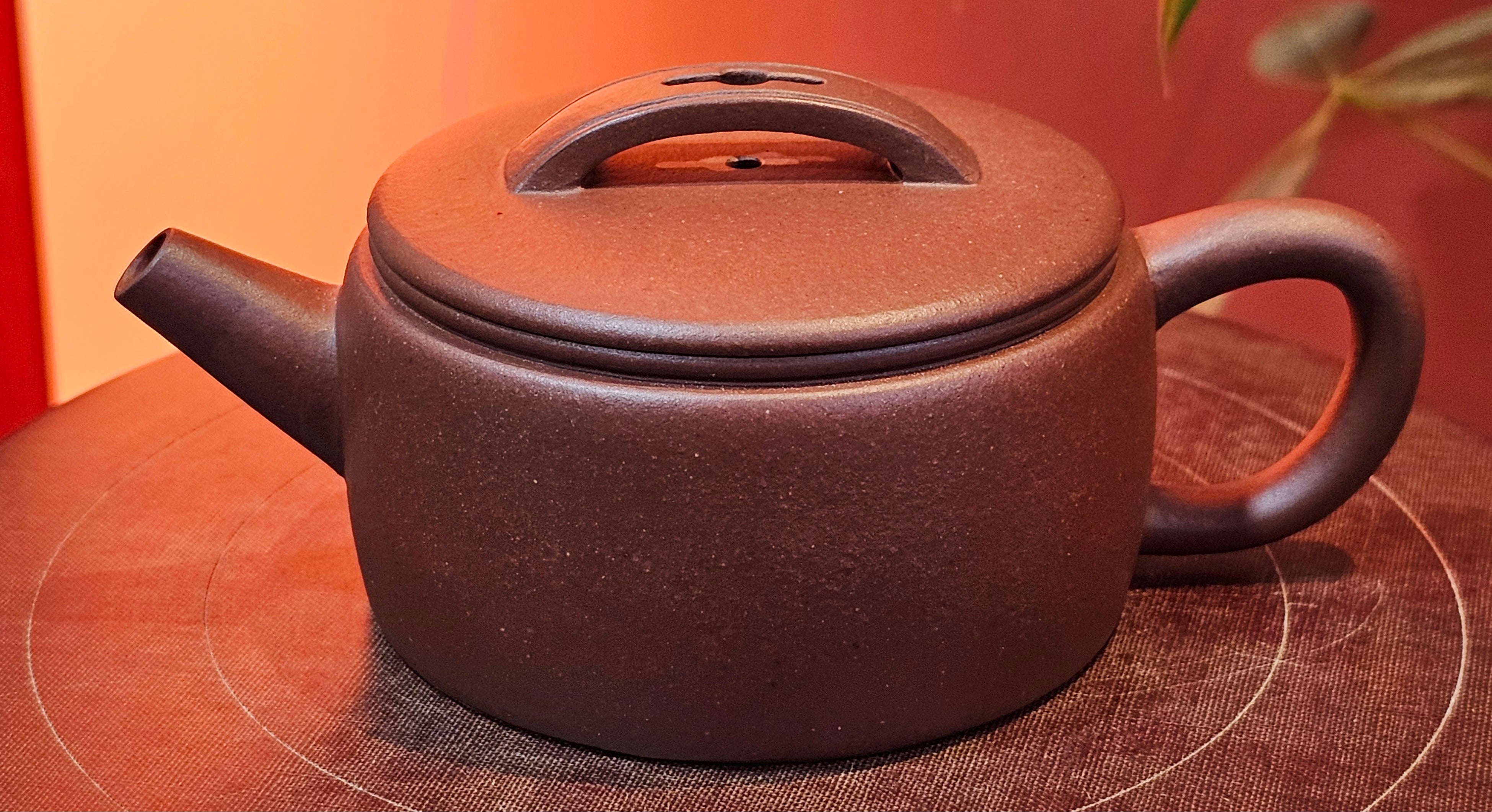 Han Wa 汉瓦, 146.5ml!  Small Volume ~ Low-Slung, Broad Han Wa!  Di Cao Qing Zi Ni 底槽青紫泥, by Craftsman Gu Xiao Ming 顾小明 ~ Congratulations to Mr K., 1900hrs 7th June 2025, San Francisco, CA.