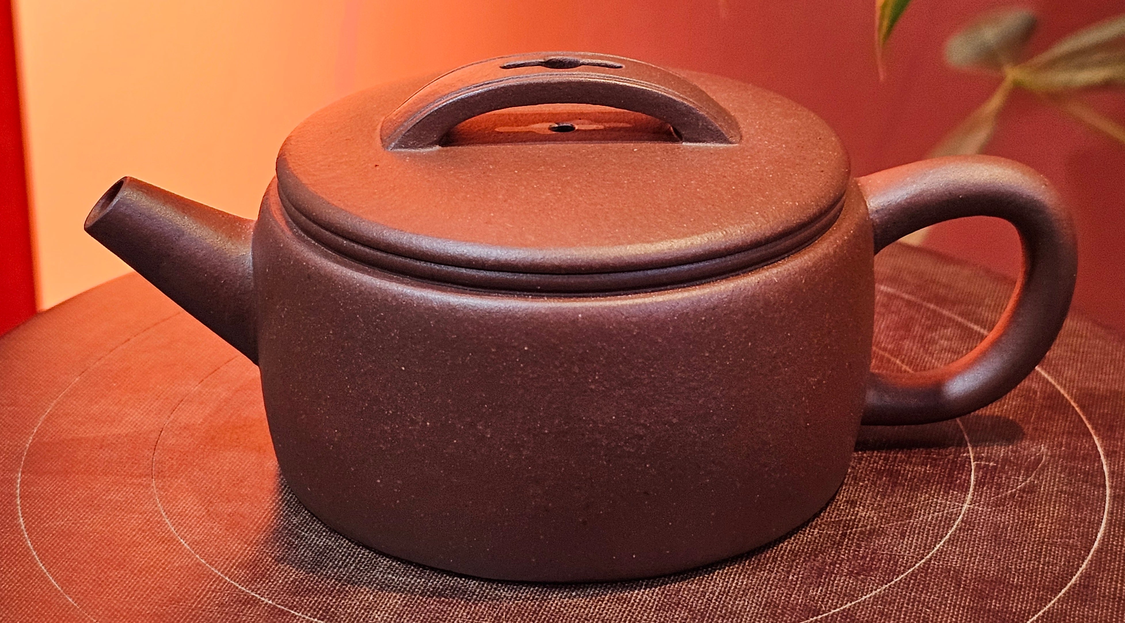 Han Wa 汉瓦, 146.5ml!  Small Volume ~ Low-Slung, Broad Han Wa!  Di Cao Qing Zi Ni 底槽青紫泥, by Craftsman Gu Xiao Ming 顾小明 ~ Congratulations to Mr K., 1900hrs 7th June 2025, San Francisco, CA.