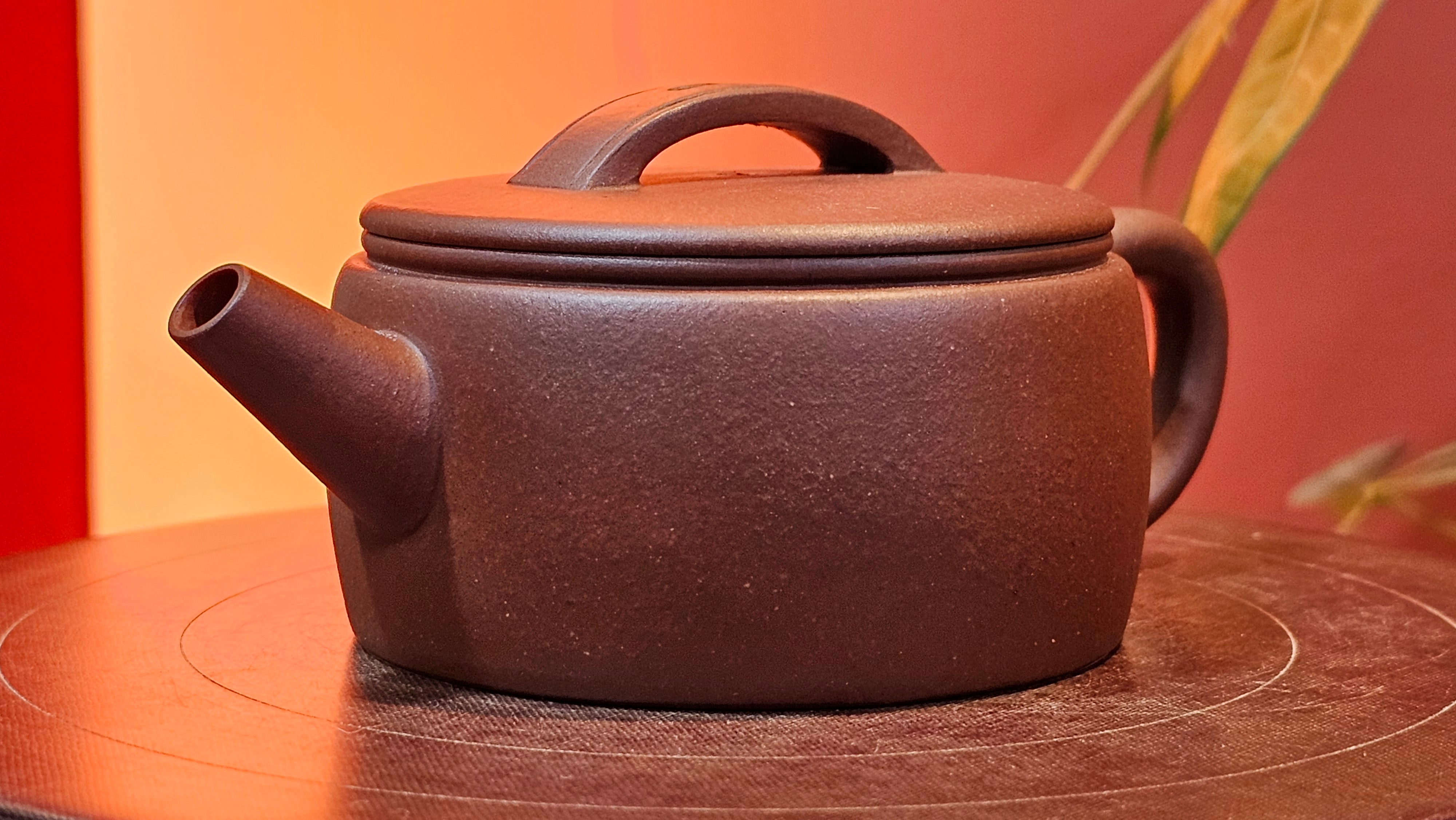 Han Wa 汉瓦, 146.5ml!  Small Volume ~ Low-Slung, Broad Han Wa!  Di Cao Qing Zi Ni 底槽青紫泥, by Craftsman Gu Xiao Ming 顾小明 ~ Congratulations to Mr K., 1900hrs 7th June 2025, San Francisco, CA.