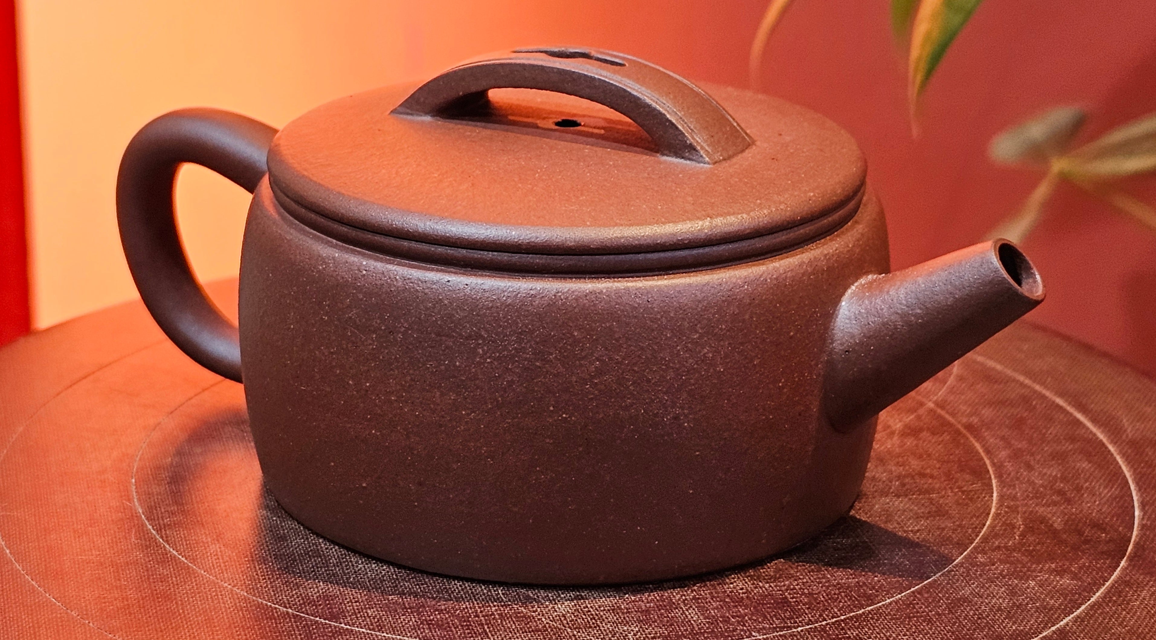 Han Wa 汉瓦, 146.5ml!  Small Volume ~ Low-Slung, Broad Han Wa!  Di Cao Qing Zi Ni 底槽青紫泥, by Craftsman Gu Xiao Ming 顾小明 ~ Congratulations to Mr K., 1900hrs 7th June 2025, San Francisco, CA.