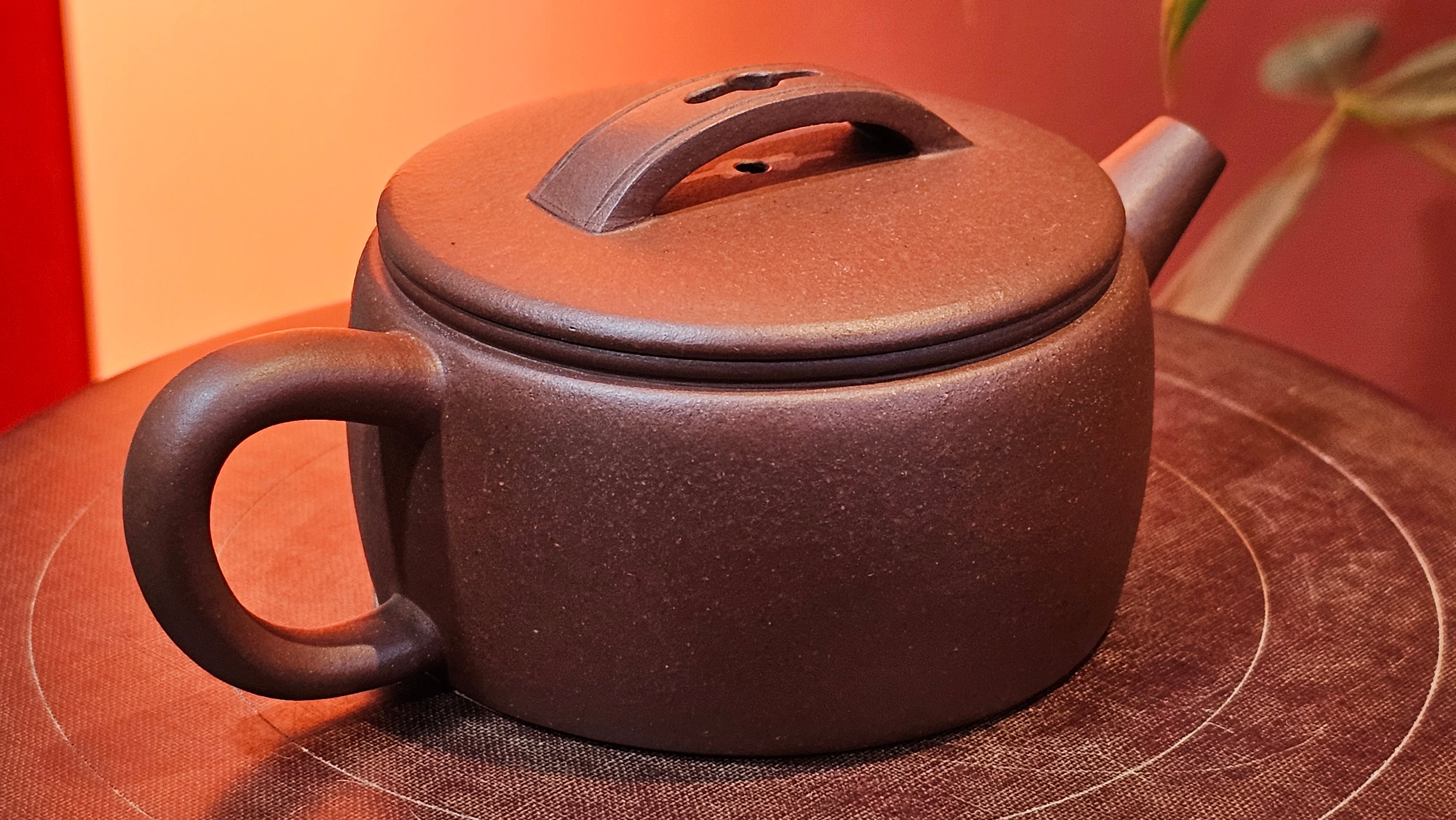 Han Wa 汉瓦, 146.5ml!  Small Volume ~ Low-Slung, Broad Han Wa!  Di Cao Qing Zi Ni 底槽青紫泥, by Craftsman Gu Xiao Ming 顾小明 ~ Congratulations to Mr K., 1900hrs 7th June 2025, San Francisco, CA.