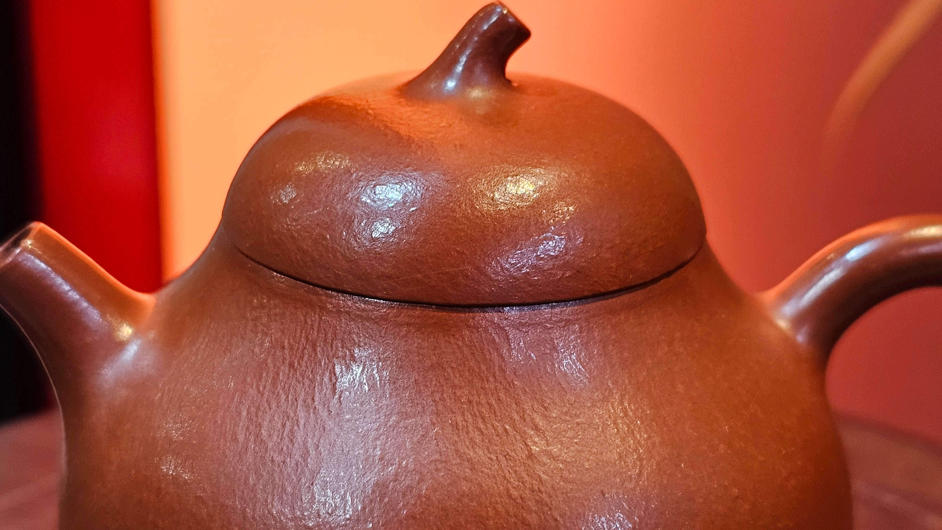 Qie Gua 茄瓜, 142.6ml, Xiao Mei Yao Zhu Ni 小煤窑朱泥,  by our Collaborative Craftsman Wang Hui 王慧。