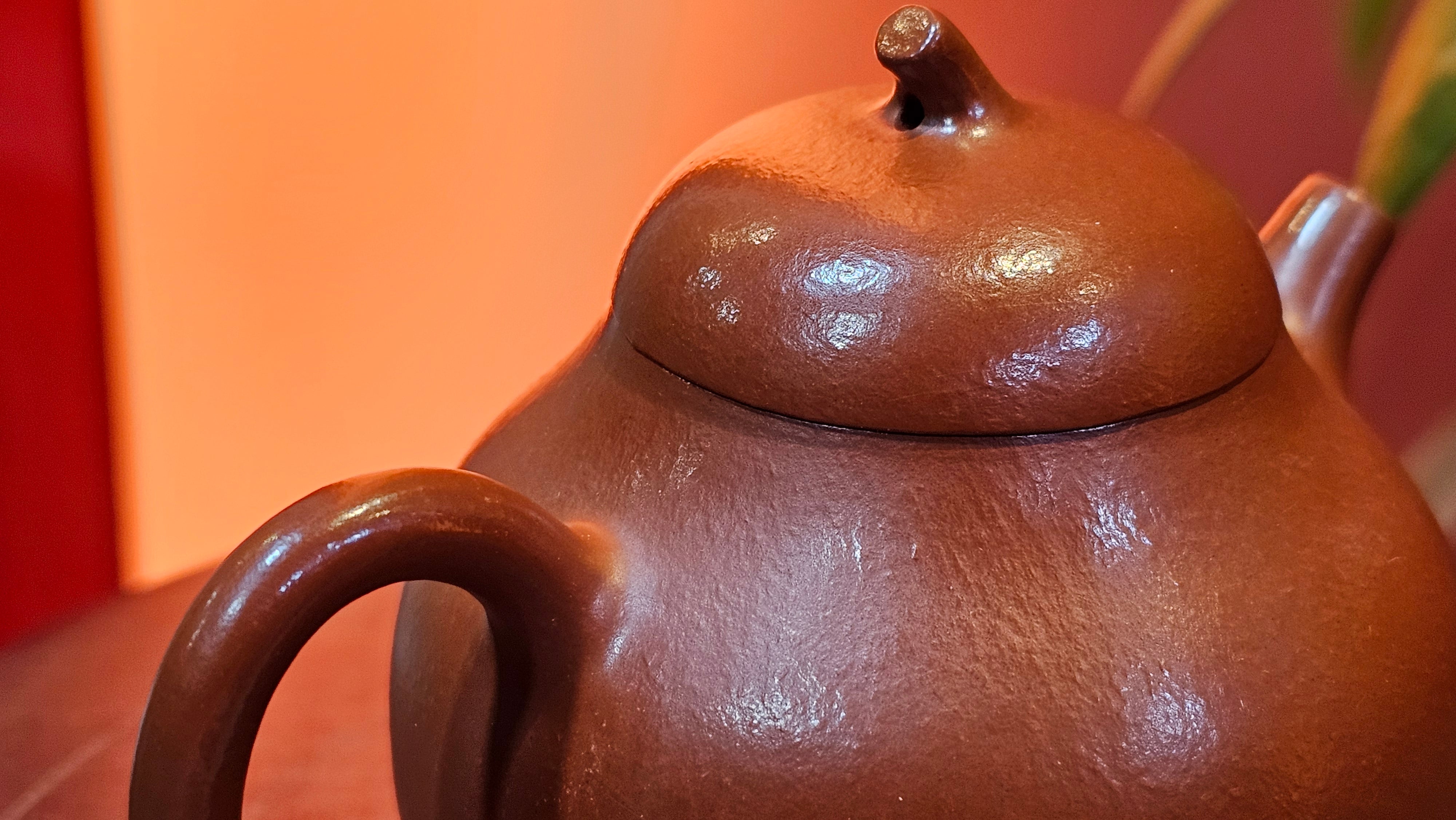 Qie Gua 茄瓜, 142.6ml, Xiao Mei Yao Zhu Ni 小煤窑朱泥,  by our Collaborative Craftsman Wang Hui 王慧。