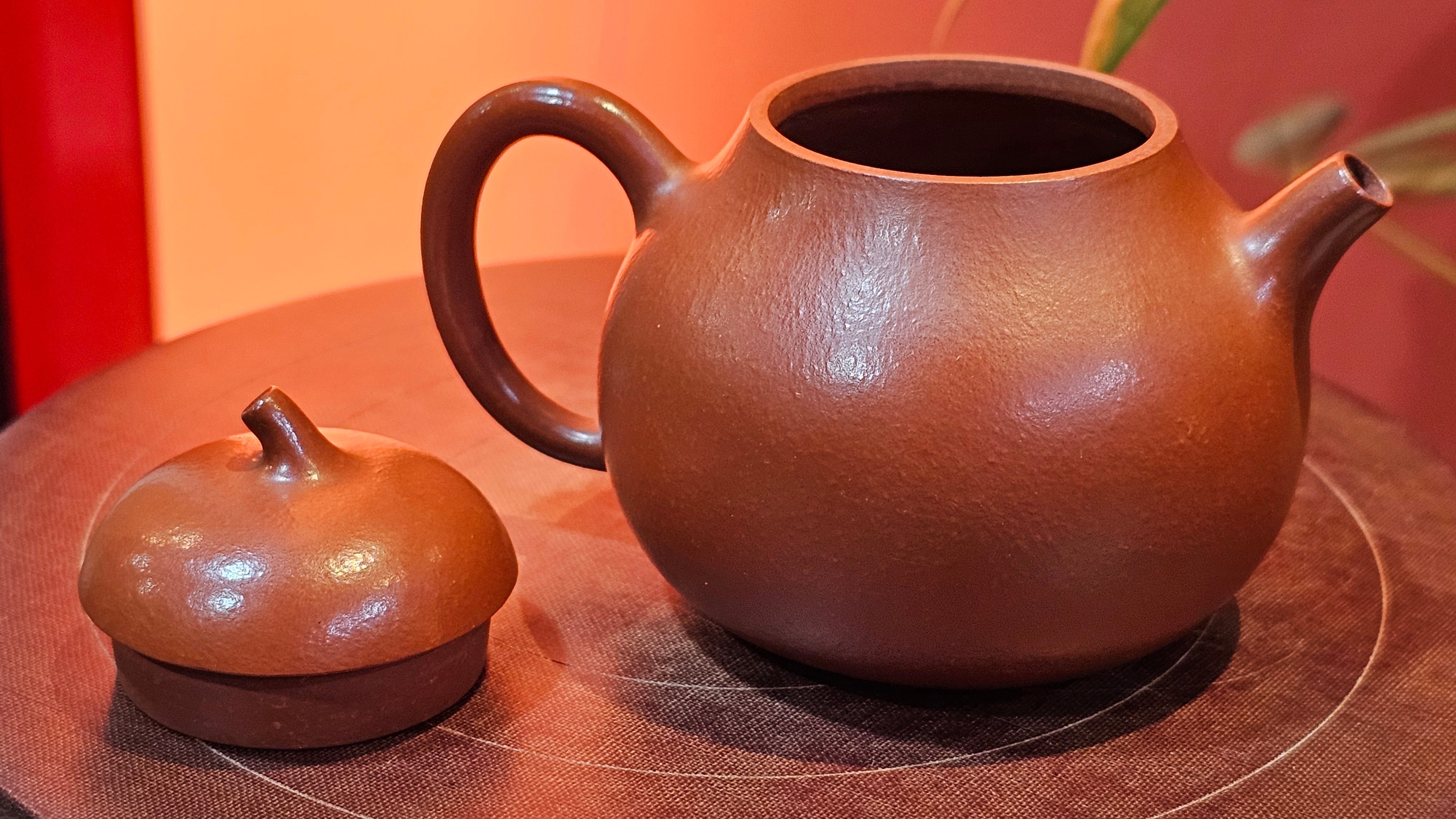 Qie Gua 茄瓜, 142.6ml, Xiao Mei Yao Zhu Ni 小煤窑朱泥,  by our Collaborative Craftsman Wang Hui 王慧。