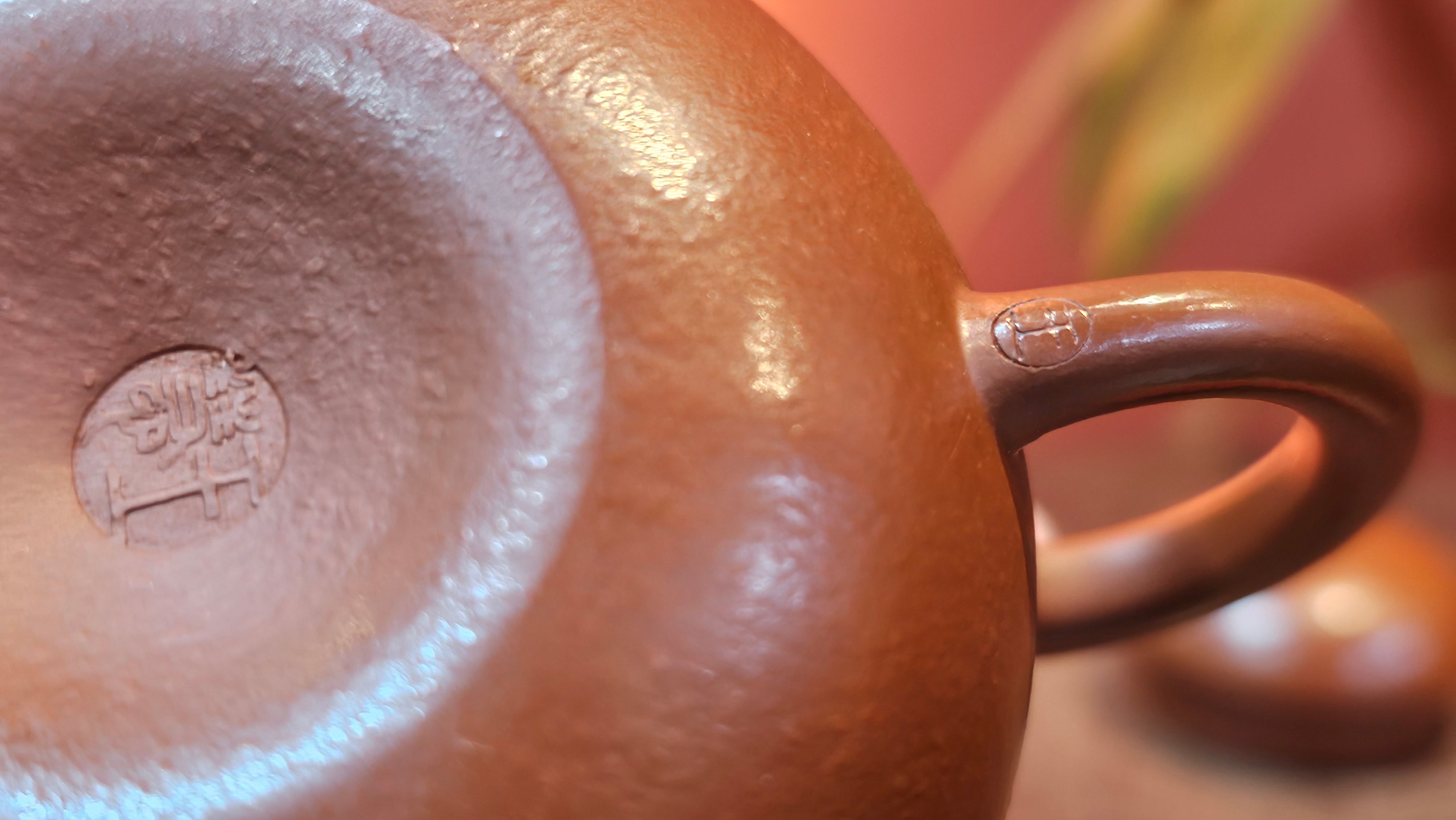 Qie Gua 茄瓜, 142.6ml, Xiao Mei Yao Zhu Ni 小煤窑朱泥,  by our Collaborative Craftsman Wang Hui 王慧。