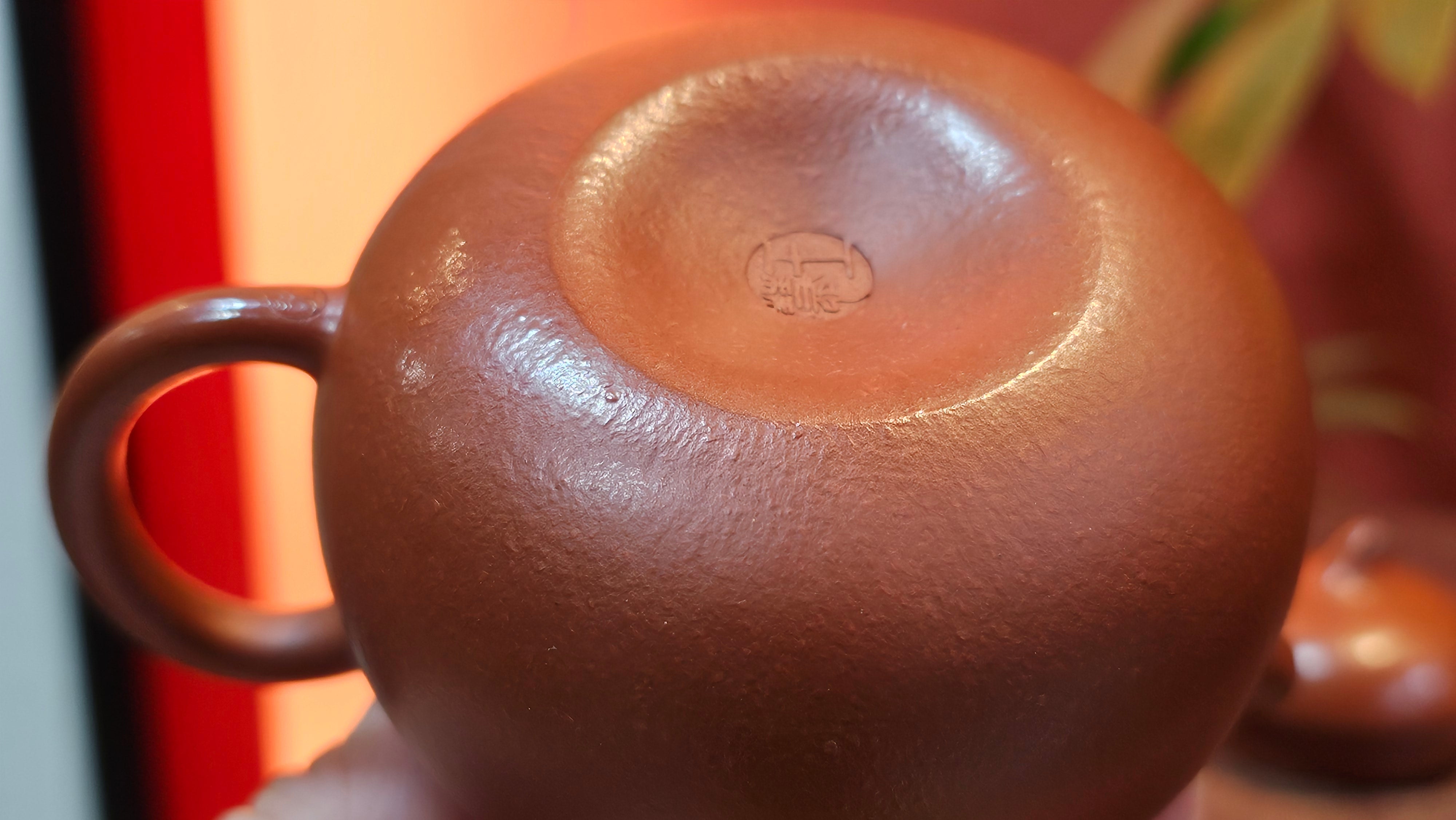 Qie Gua 茄瓜, 142.6ml, Xiao Mei Yao Zhu Ni 小煤窑朱泥,  by our Collaborative Craftsman Wang Hui 王慧。