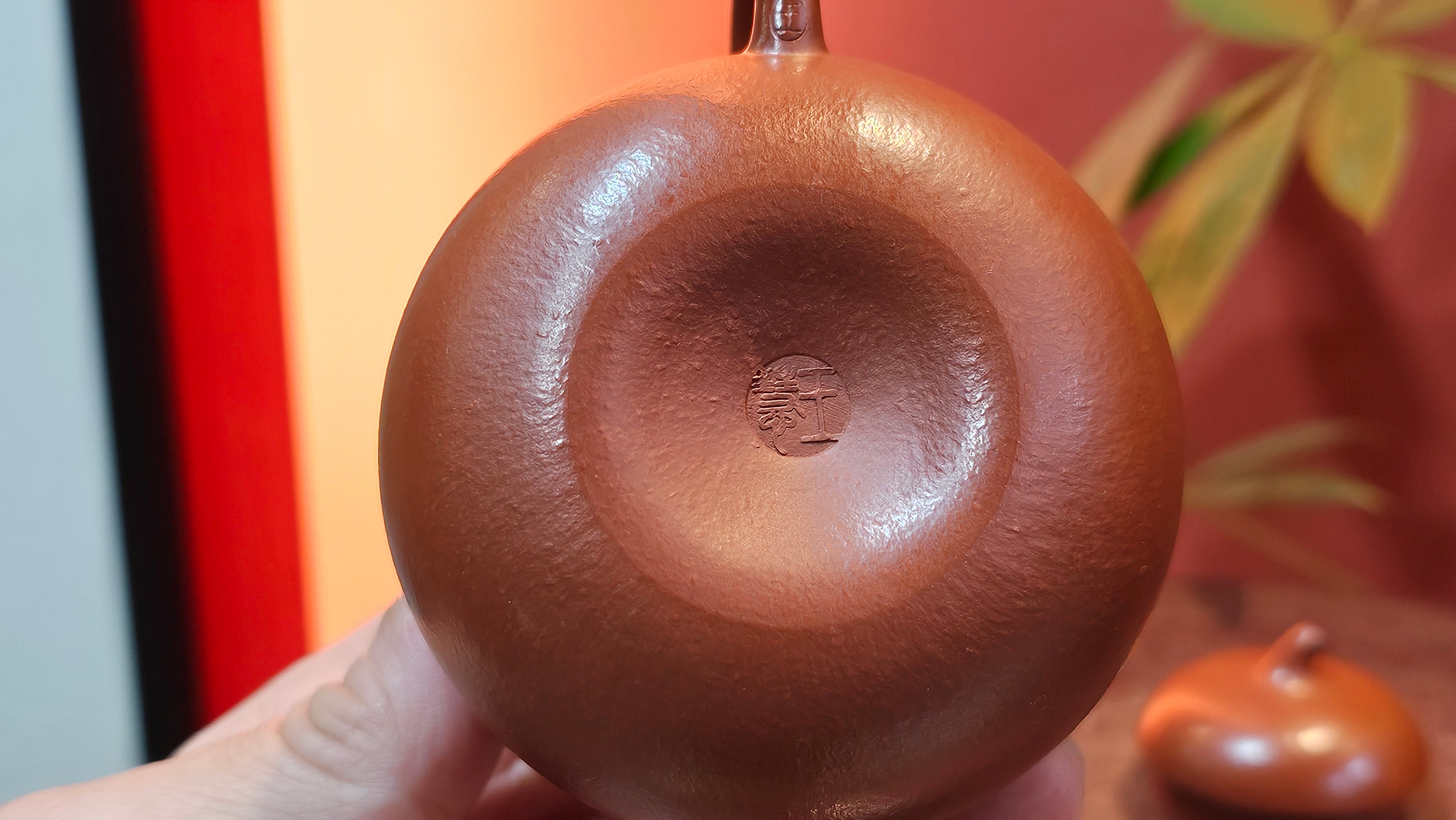 Qie Gua 茄瓜, 142.6ml, Xiao Mei Yao Zhu Ni 小煤窑朱泥,  by our Collaborative Craftsman Wang Hui 王慧。