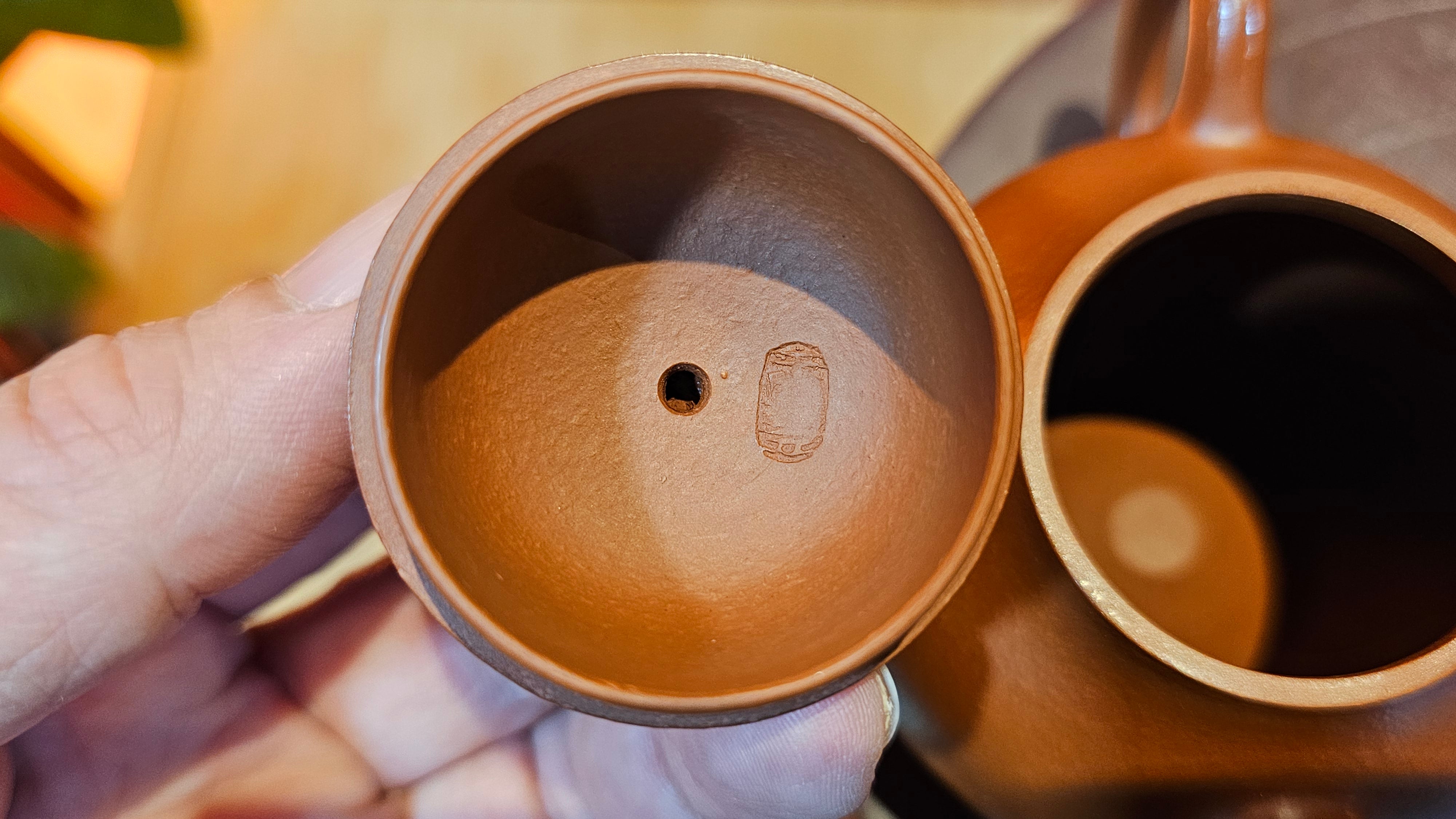 Qie Gua 茄瓜, 142.6ml, Xiao Mei Yao Zhu Ni 小煤窑朱泥,  by our Collaborative Craftsman Wang Hui 王慧。