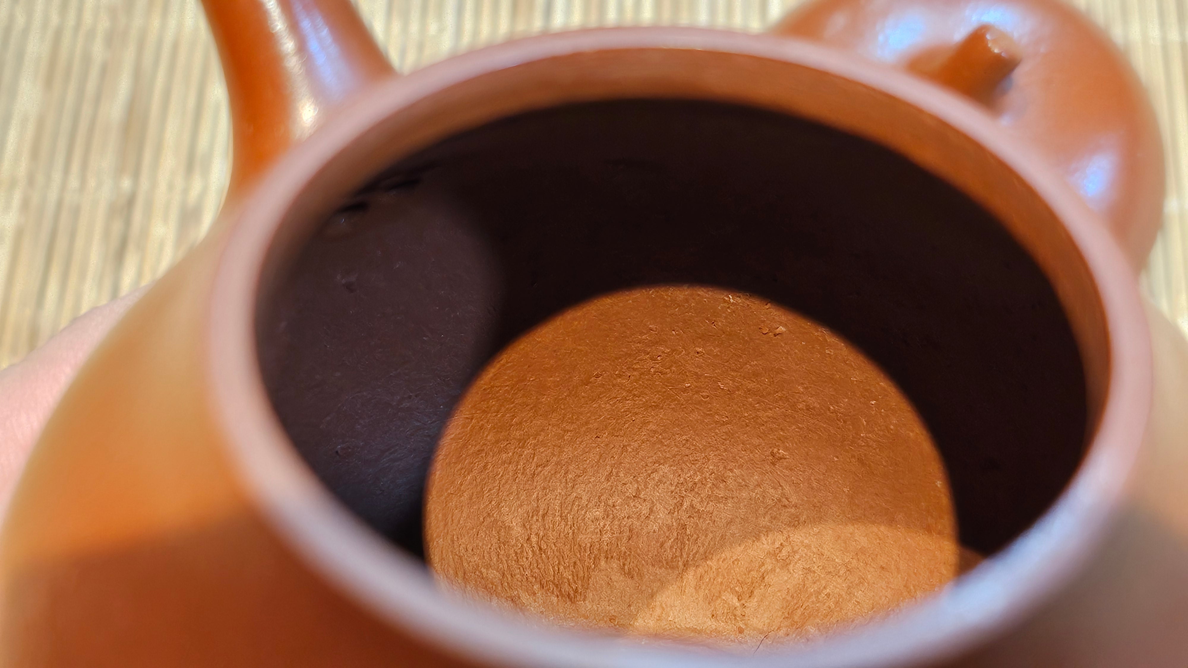 Qie Gua 茄瓜, 142.6ml, Xiao Mei Yao Zhu Ni 小煤窑朱泥,  by our Collaborative Craftsman Wang Hui 王慧。