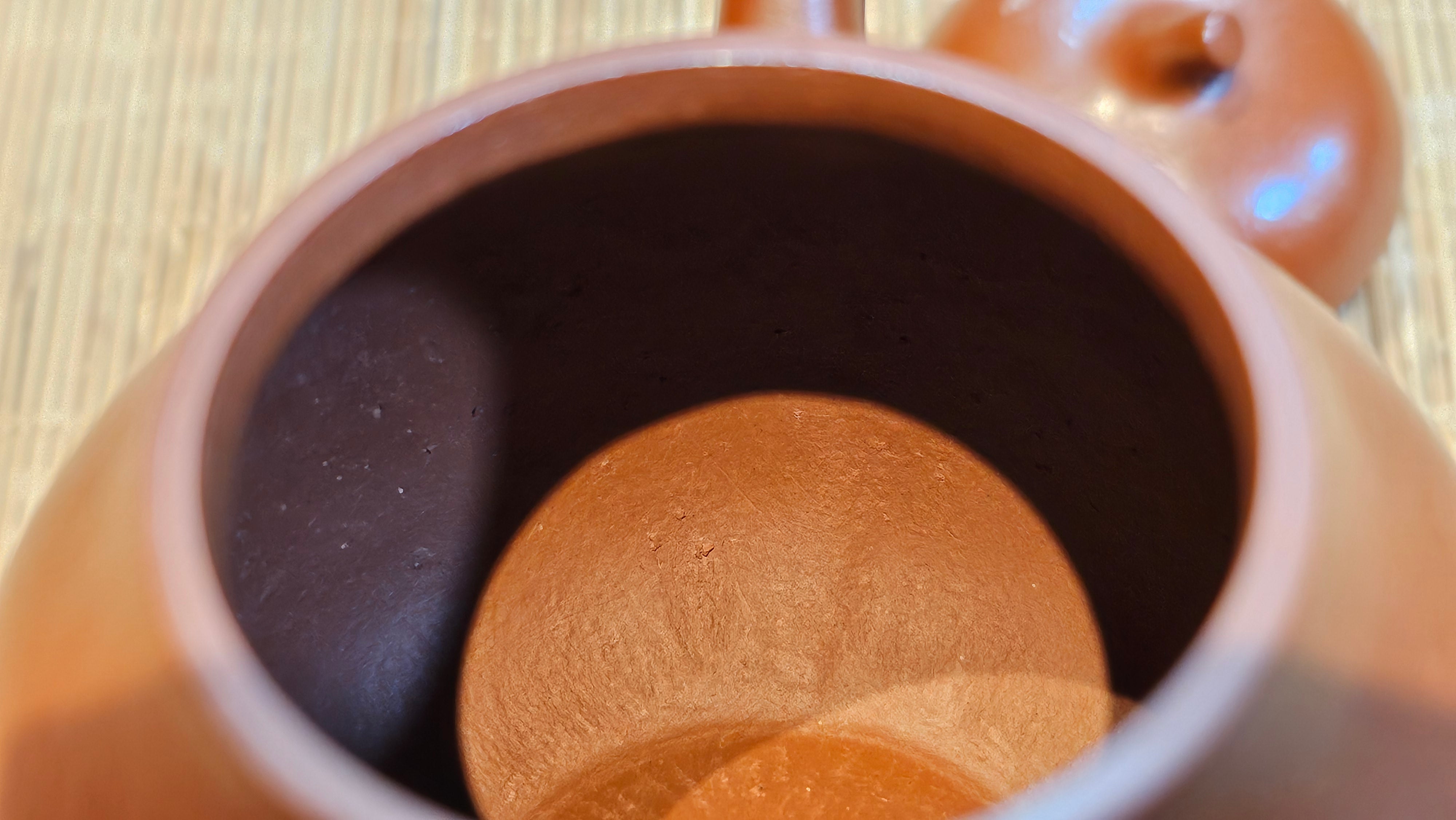 Qie Gua 茄瓜, 142.6ml, Xiao Mei Yao Zhu Ni 小煤窑朱泥,  by our Collaborative Craftsman Wang Hui 王慧。