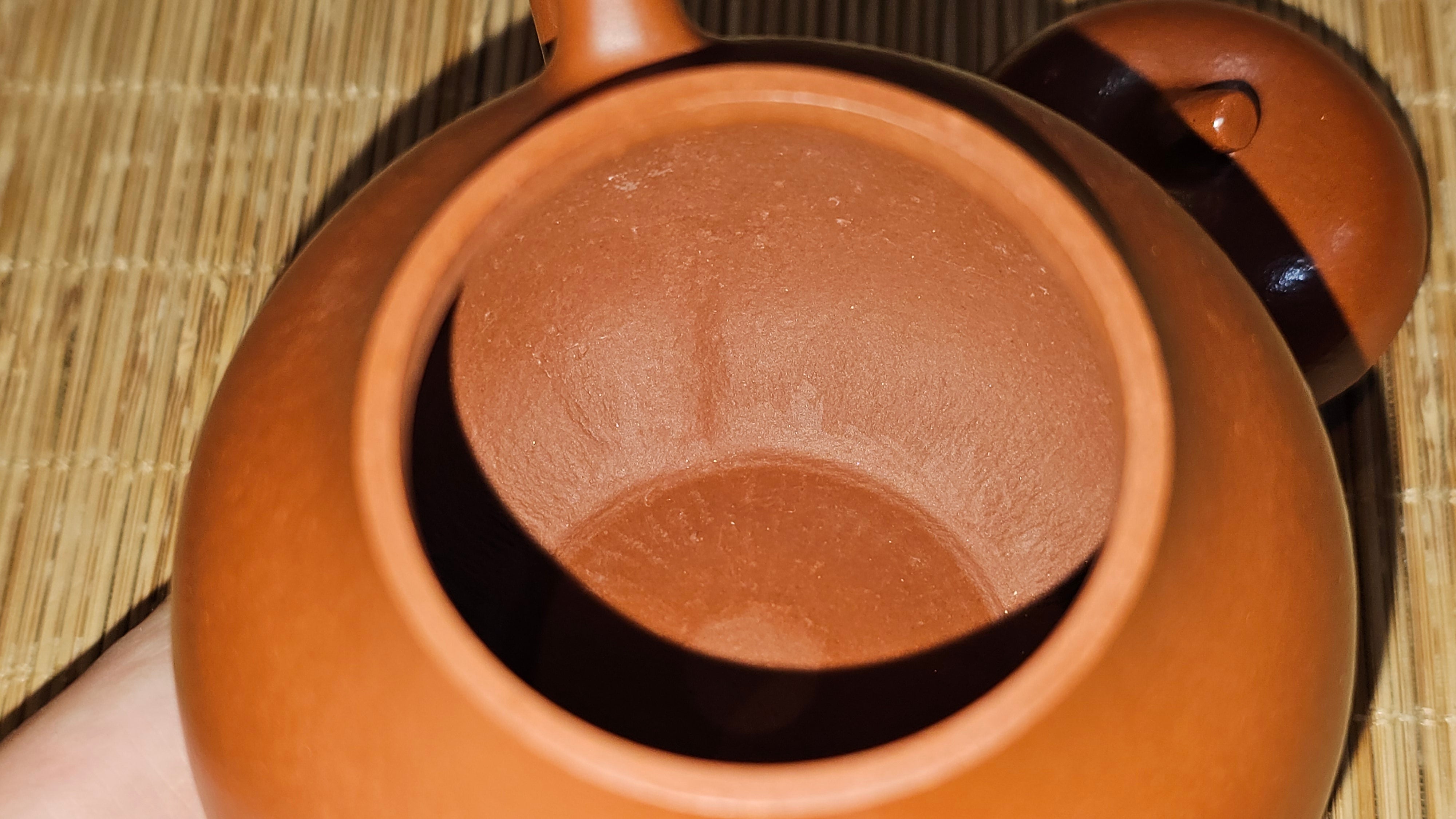 Qie Gua 茄瓜, 142.6ml, Xiao Mei Yao Zhu Ni 小煤窑朱泥,  by our Collaborative Craftsman Wang Hui 王慧。