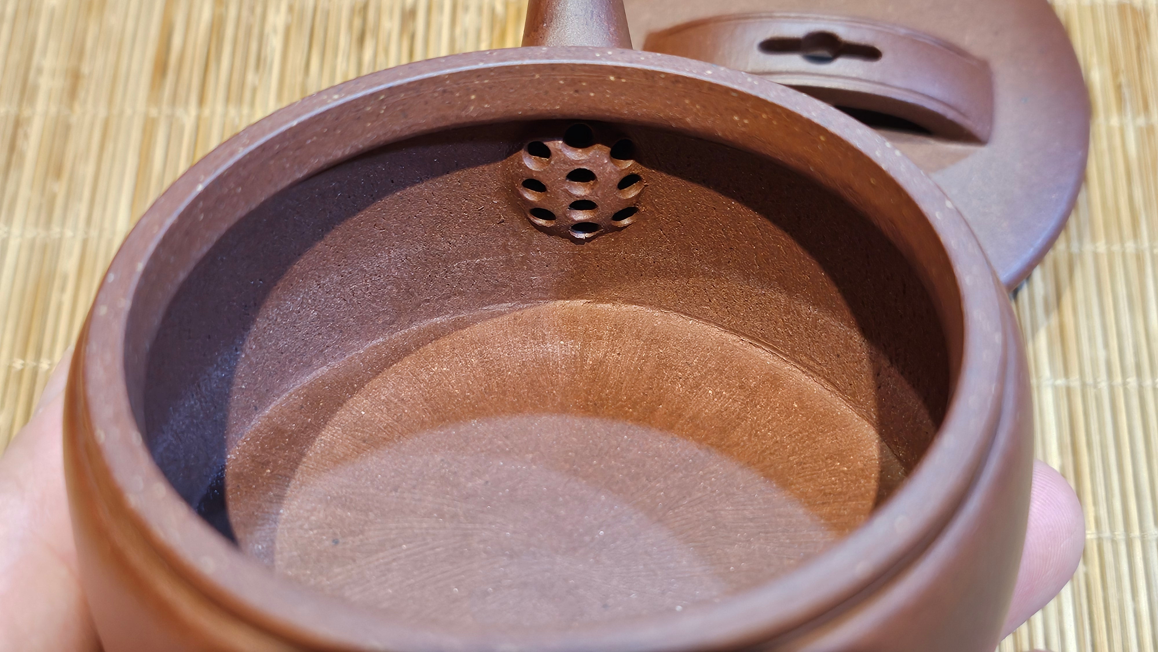 Han Wa 汉瓦, 146.5ml!  Small Volume ~ Low-Slung, Broad Han Wa!  Di Cao Qing Zi Ni 底槽青紫泥, by Craftsman Gu Xiao Ming 顾小明 ~ Congratulations to Mr K., 1900hrs 7th June 2025, San Francisco, CA.